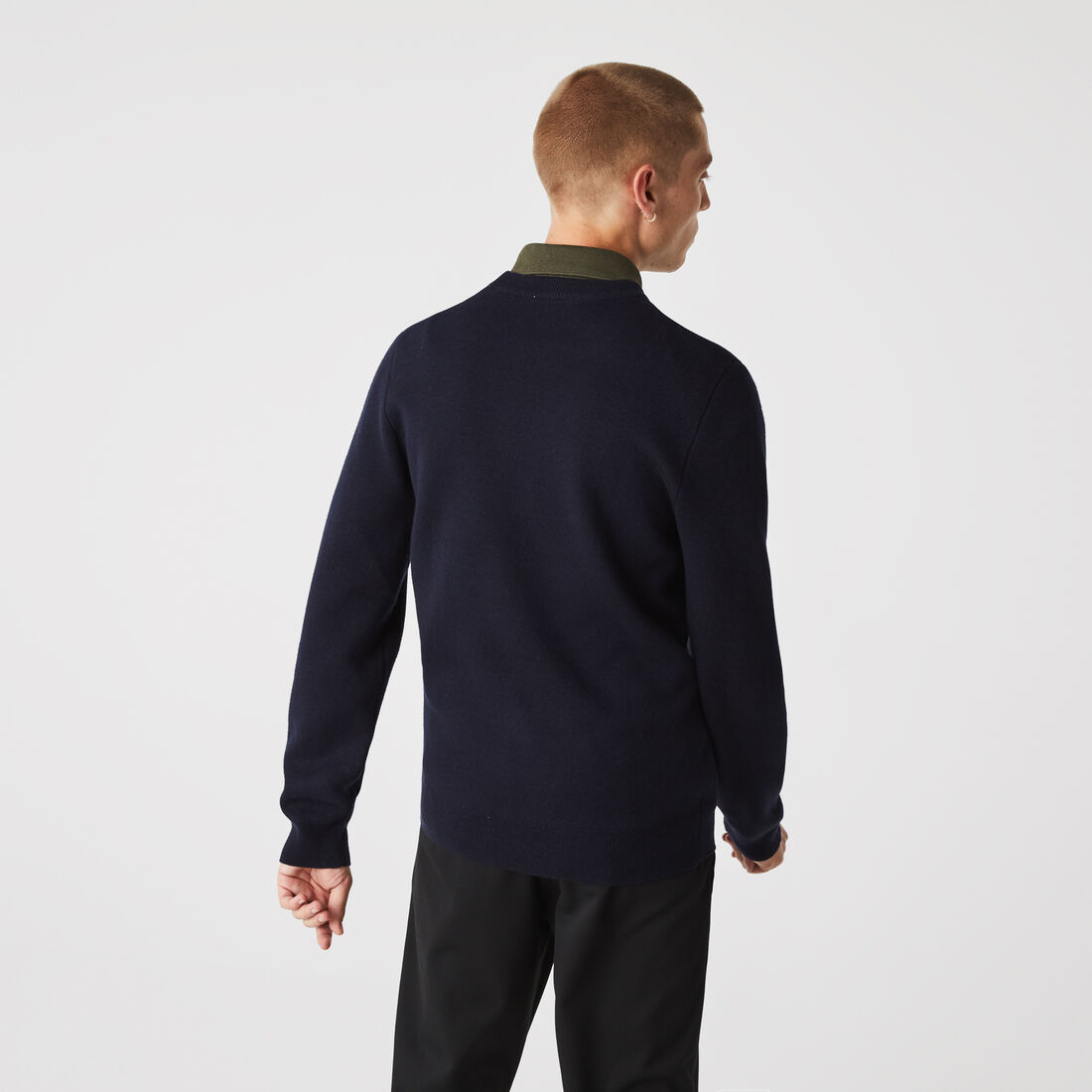 كنزة رجالية مطرزة من الصوف والقطن برقبة دائرية كنزة رجالية مطرزة من الصوف والقطن برقبة دائرية