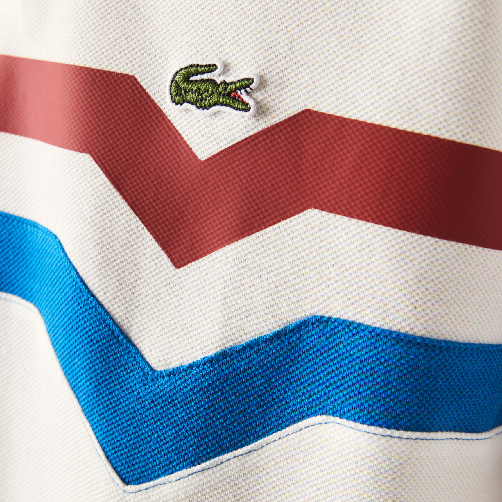 بولو Lacoste للرجال مصنوع في فرنسا بقصة عادية