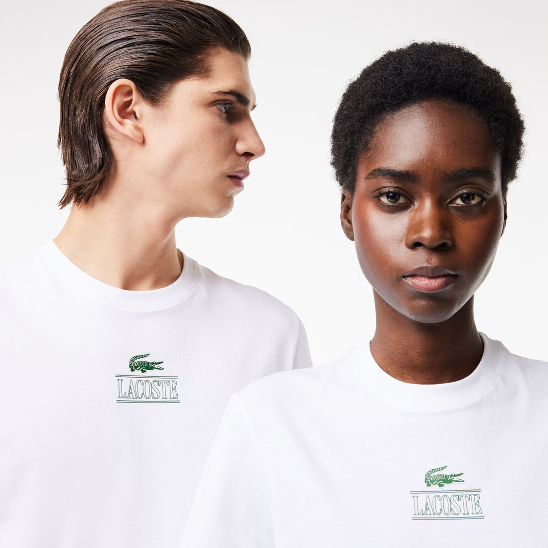 تي شيرت جيرسيه قطن بطبعة مميزة لكلمة Lacoste تي شيرت جيرسيه قطن بطبعة مميزة لكلمة Lacoste