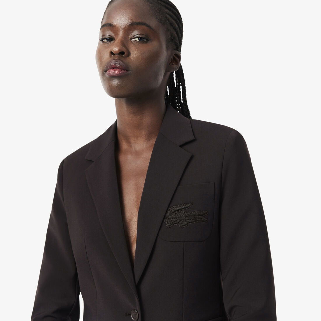 بليزر صوفي ضيق بشعار الماركة مطرز بليزر صوفي ضيق بشعار الماركة مطرز