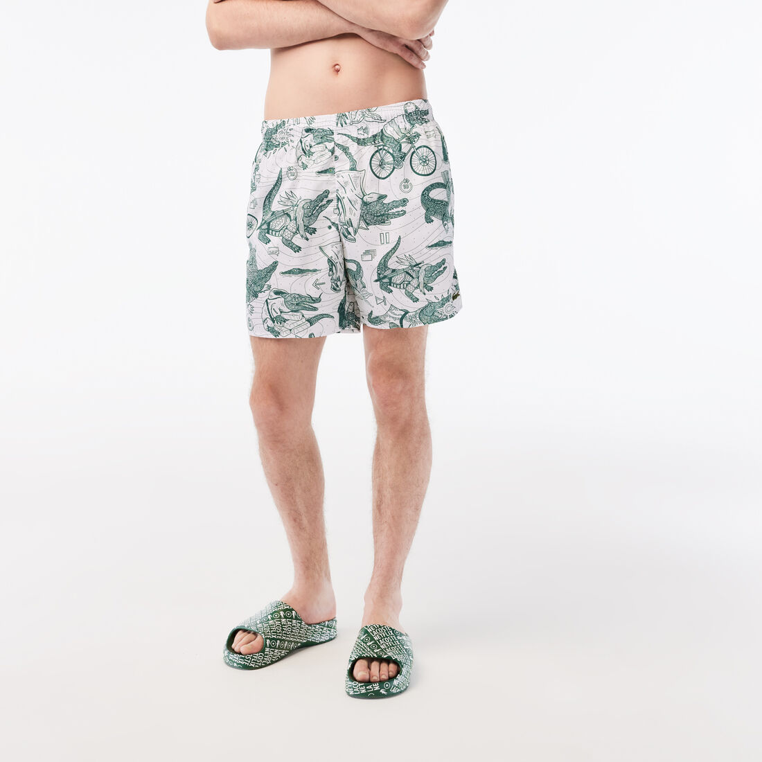 شورت سباحة مطبوع للرجال مجموعة Lacoste x Netflix شورت سباحة مطبوع للرجال مجموعة Lacoste x Netflix