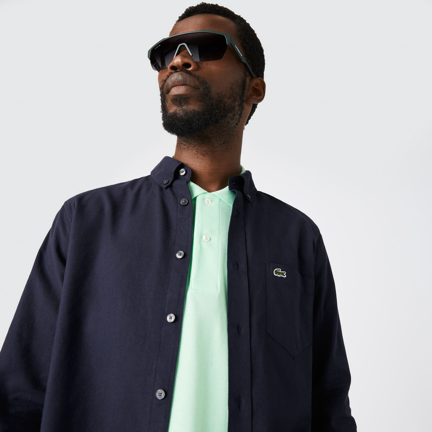 قميص لاكوست للرجال بياقة بأزرار من قطن أكسفورد قميص لاكوست للرجال بياقة بأزرار من قطن أكسفورد