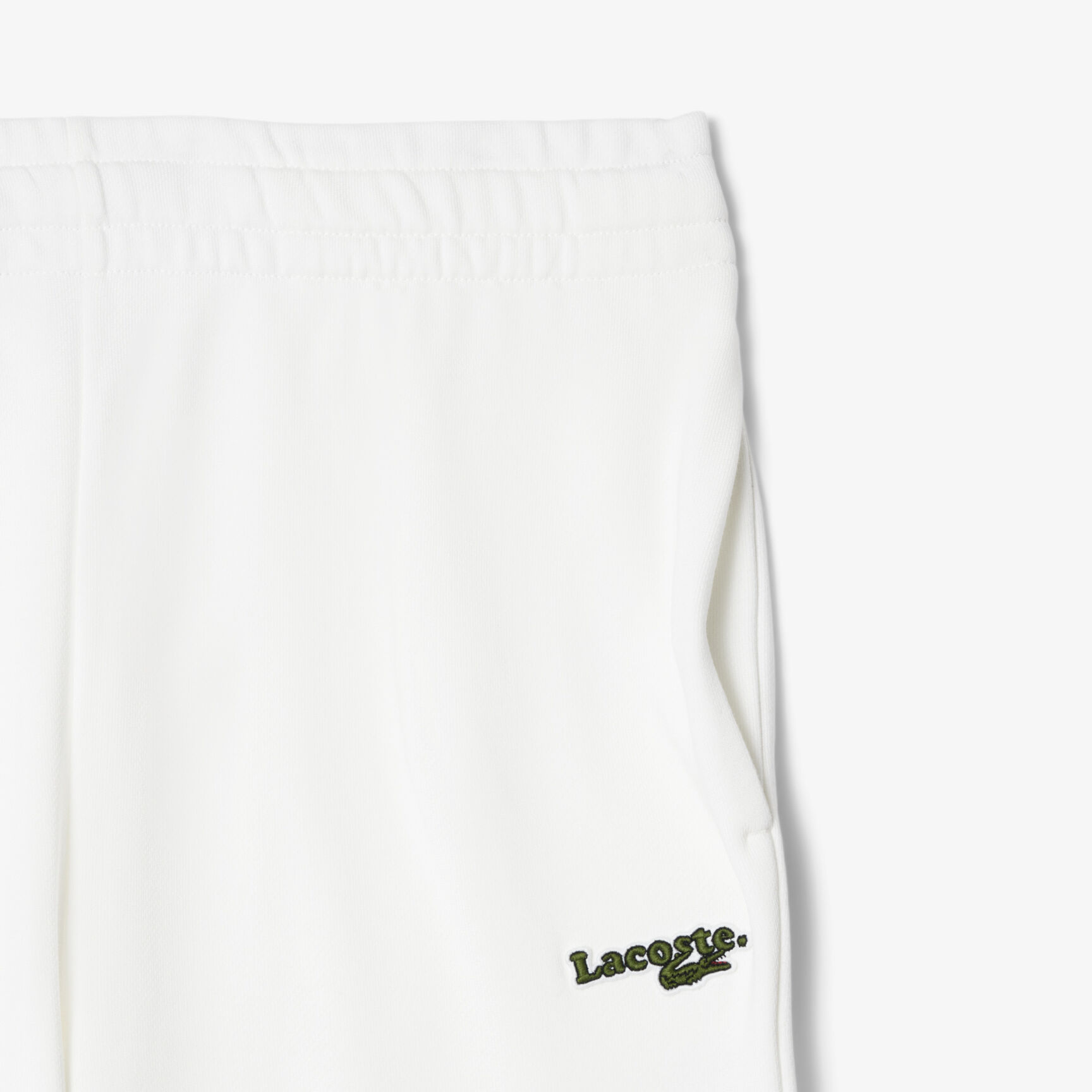 بنطال رياضي بقصّة مستقيمة وشعار الماركة