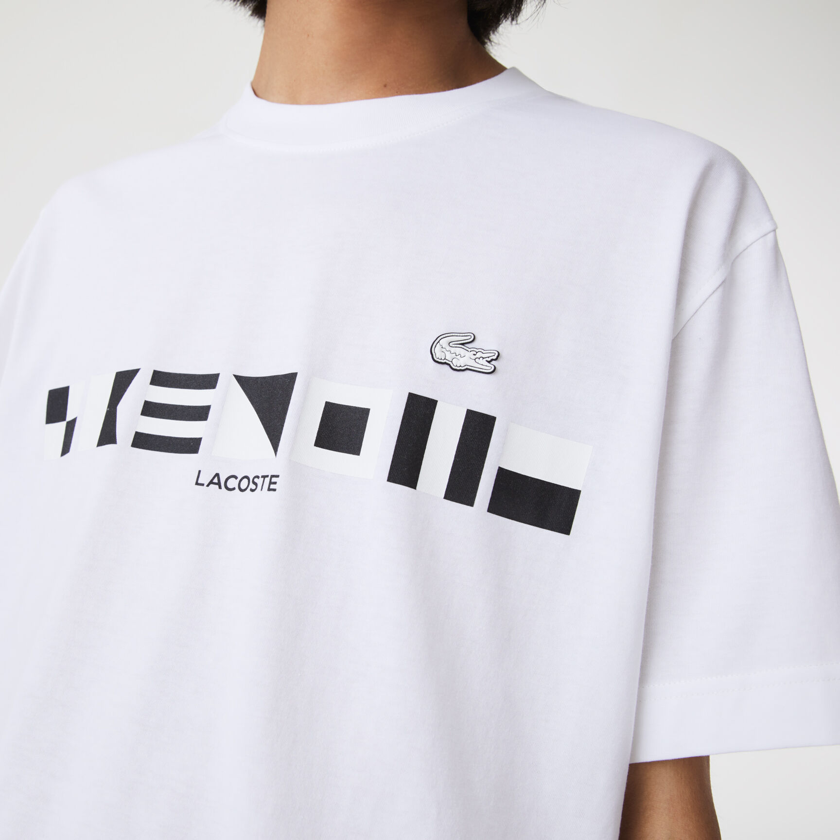 تيشيرت لاكوست مطبوع بقصة مريحة للرجال&lrm;