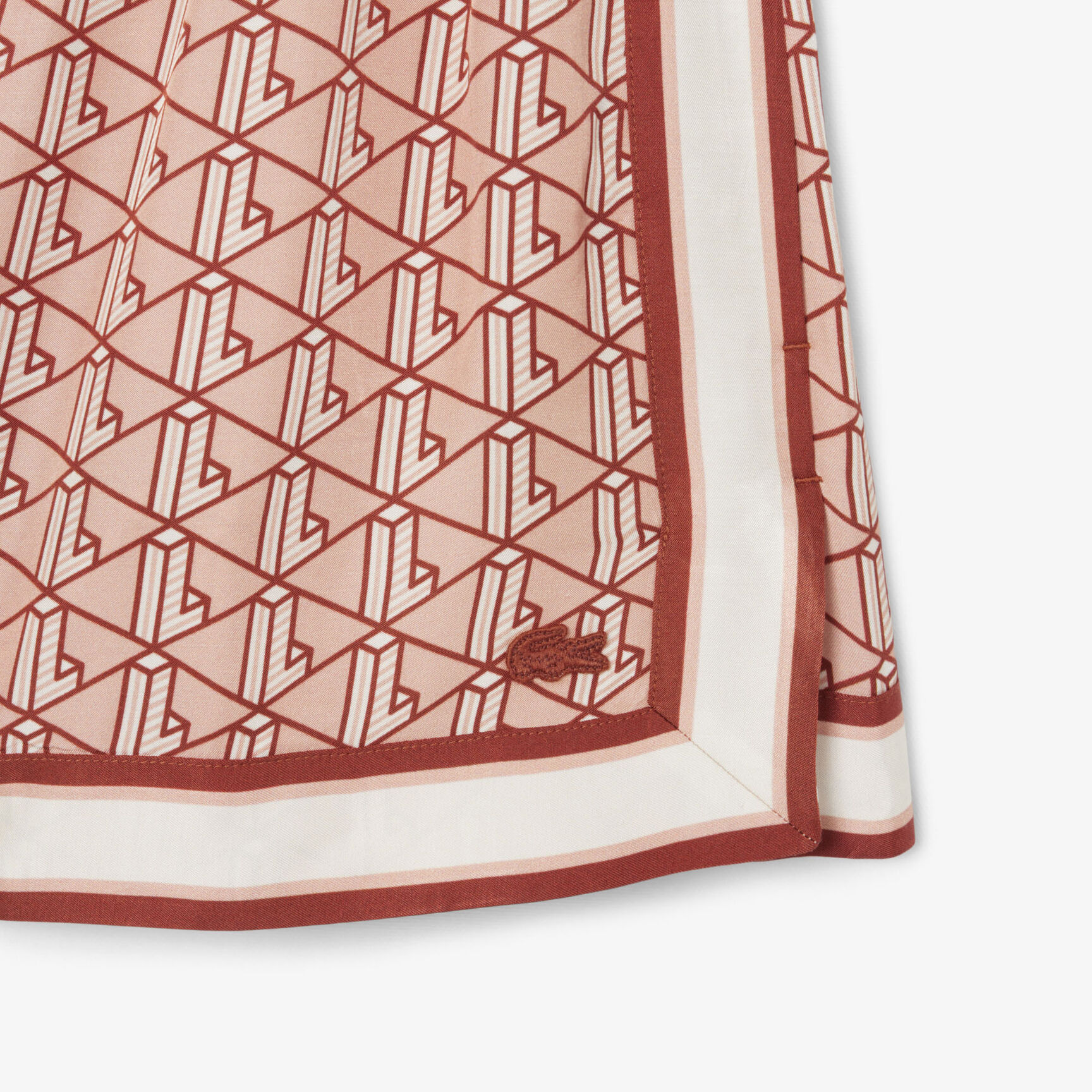 شورت بطبعة مونوغرام سائل