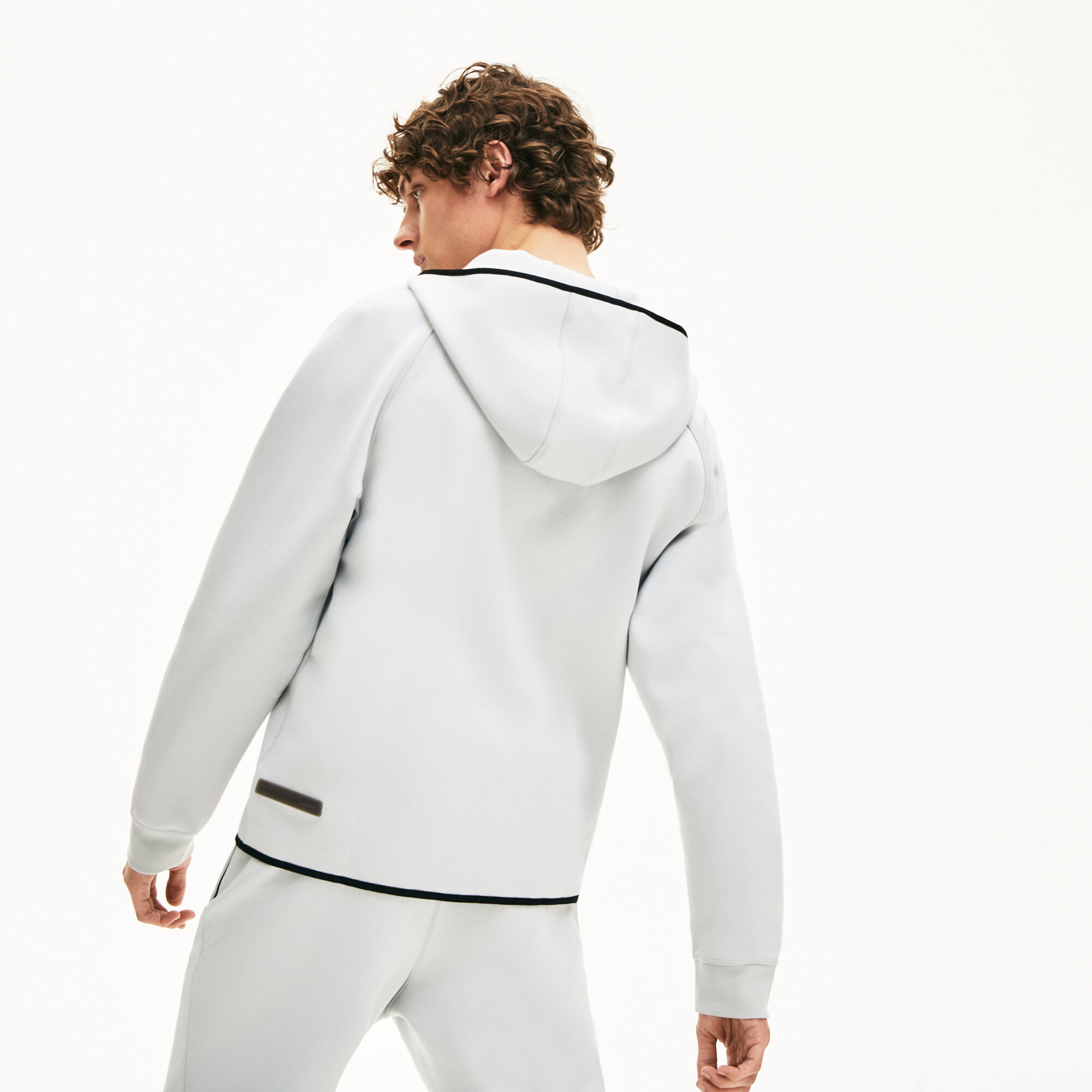 قميص ثقيل مزود بغطاء للرأس من مجموعة Lacoste Motion للرجال قميص ثقيل مزود بغطاء للرأس من مجموعة Lacoste Motion للرجال
