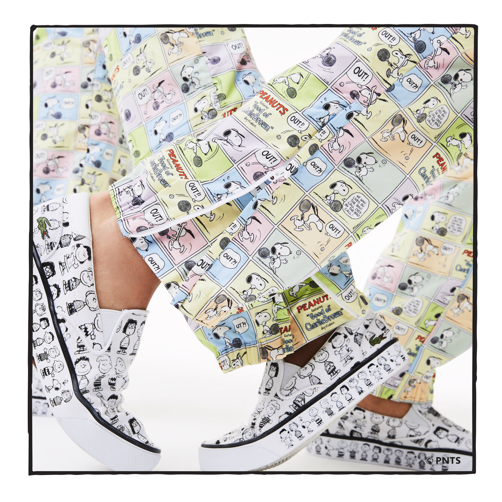 بنطلون رياضي بطبعة خفيفة من Lacoste x Peanuts للجنسين