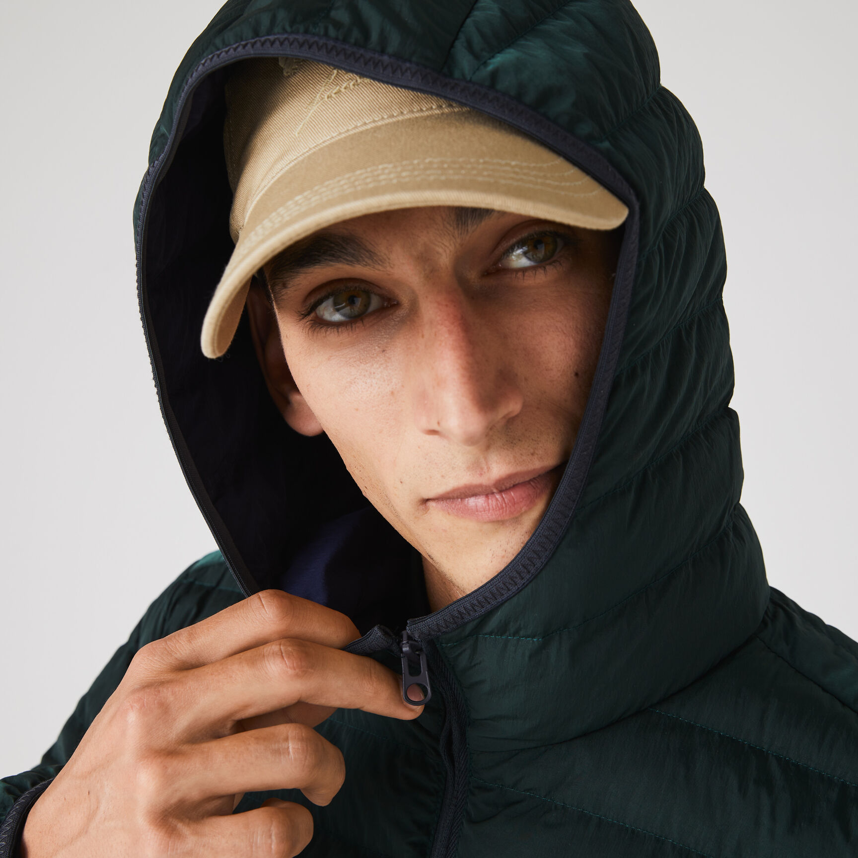 جاكيت منفوخ قابل للطي بقماش خفيف الوزن مقاوم للماء وغطاء رأس للرجال جاكيت منفوخ قابل للطي بقماش خفيف الوزن مقاوم للماء وغطاء رأس للرجال