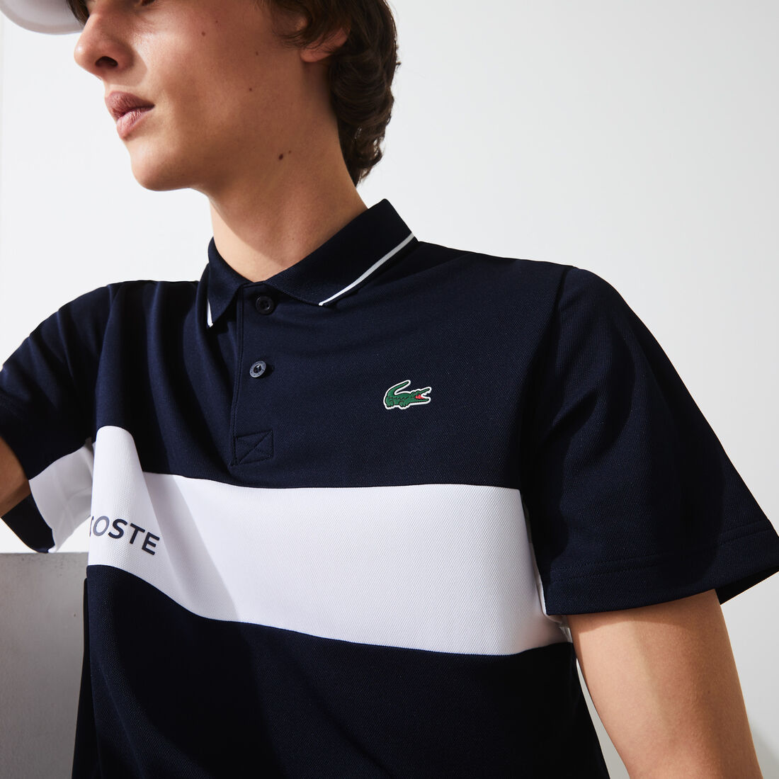 قميص بولو مقاوم مسامي للرجال مع كتل لونية مجموعة Lacoste SPORT قميص بولو مقاوم مسامي للرجال مع كتل لونية مجموعة Lacoste SPORT