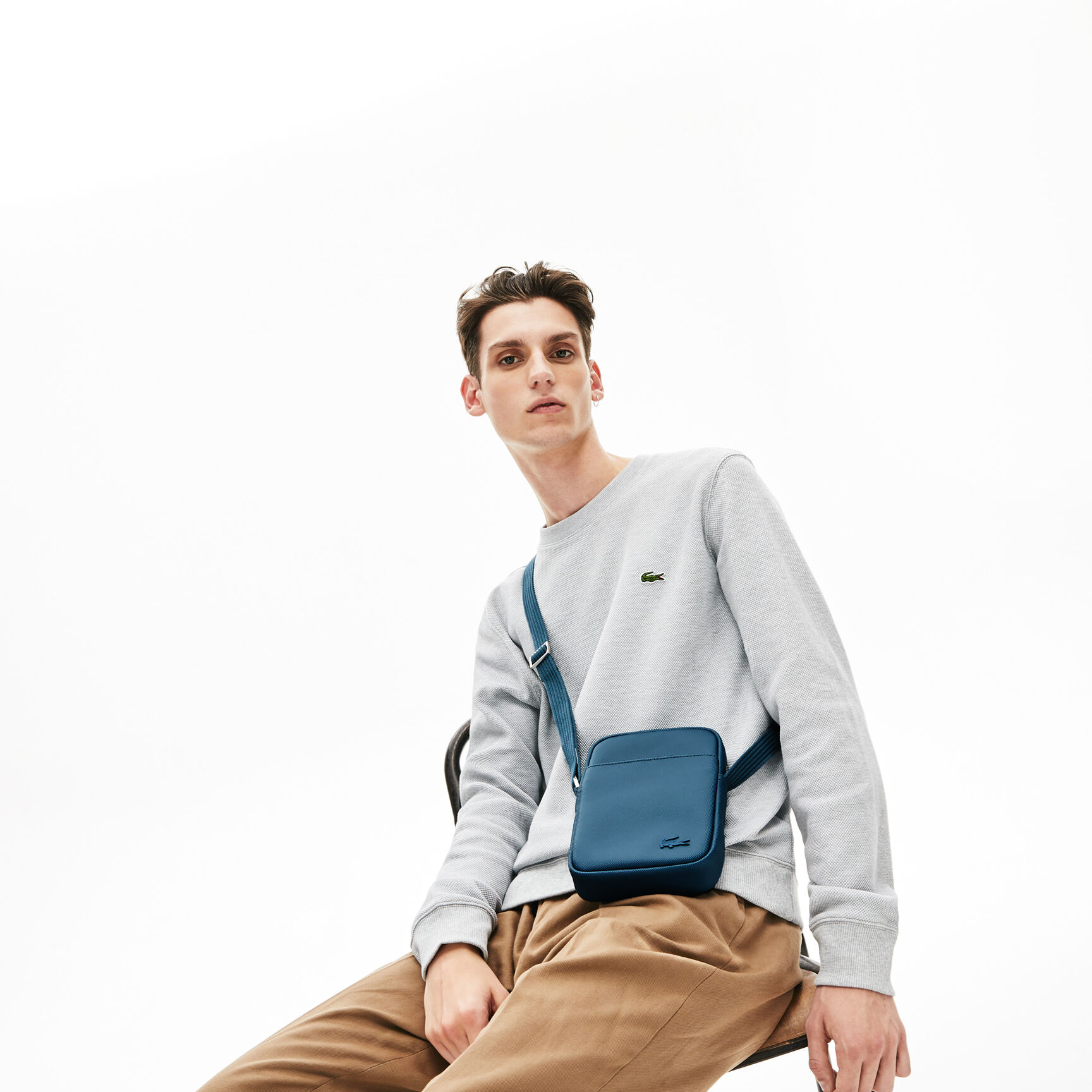 حقيبة كلاسيكية عمودية بيكيه بيتي بسحّاب للرجال حقيبة كلاسيكية عمودية بيكيه بيتي بسحّاب للرجال