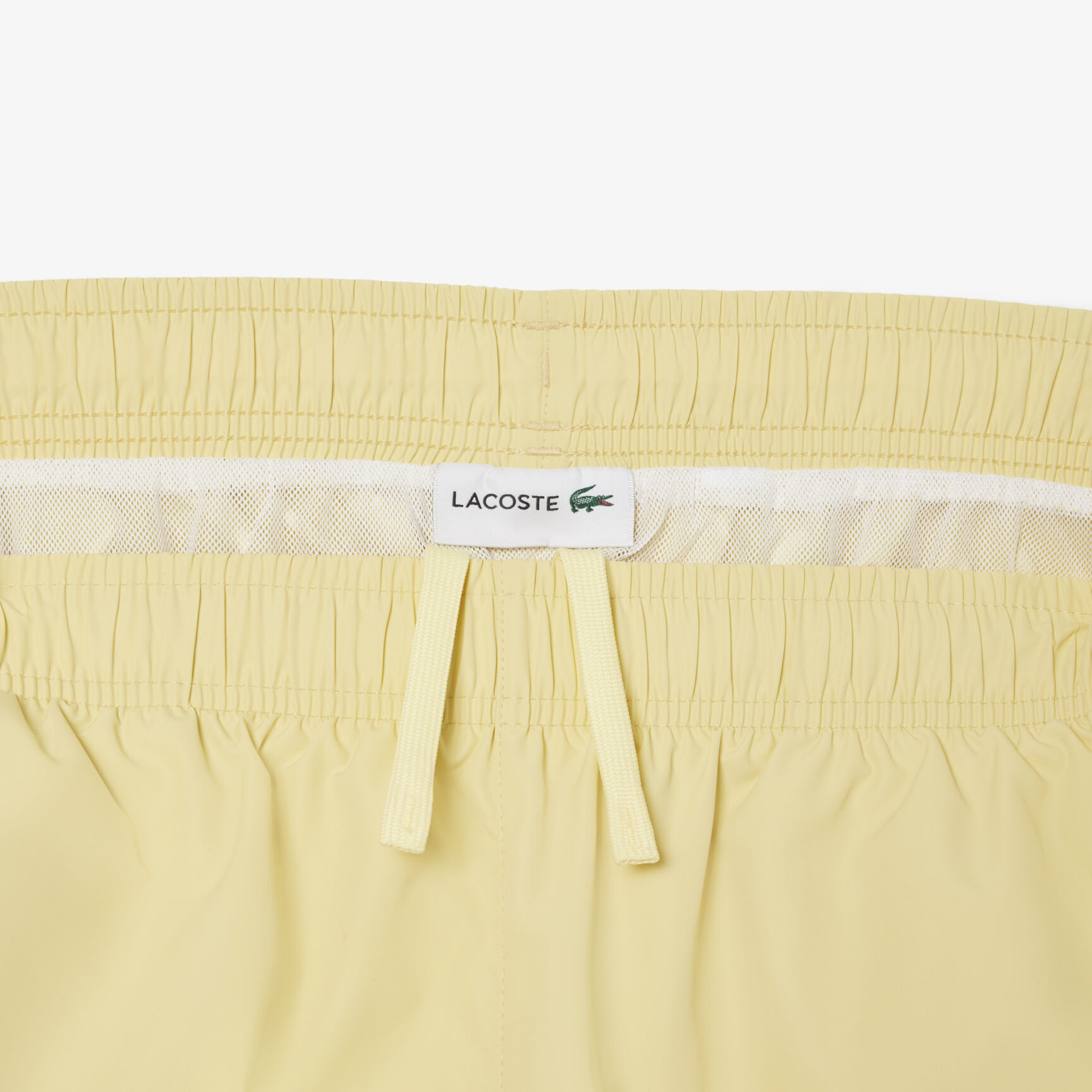 شورت سباحة طويل ذو علامة تجارية