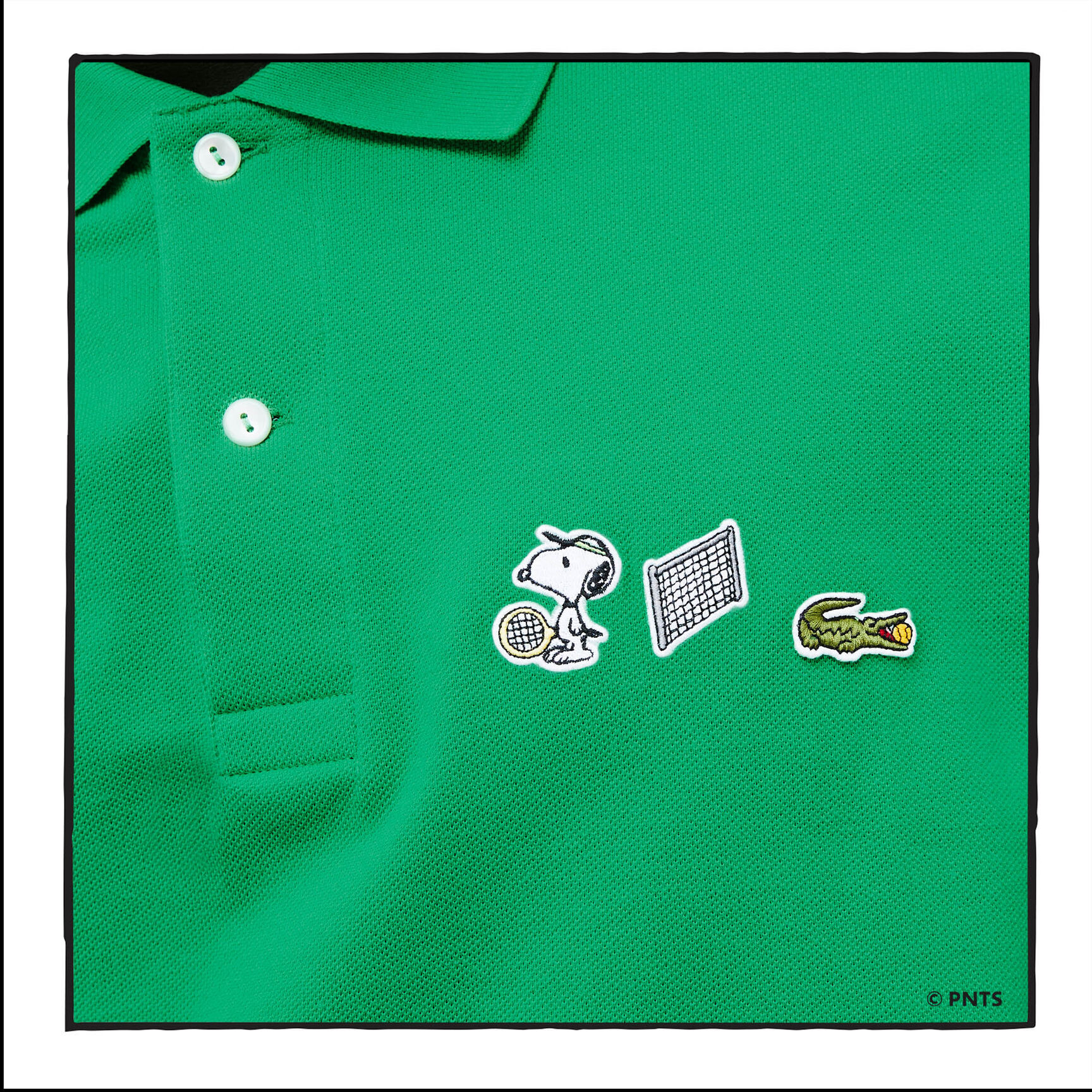 قميص بولو من القطن العضوي الرجالي من مجموعة Lacoste x Peanuts قميص بولو من القطن العضوي الرجالي من مجموعة Lacoste x Peanuts