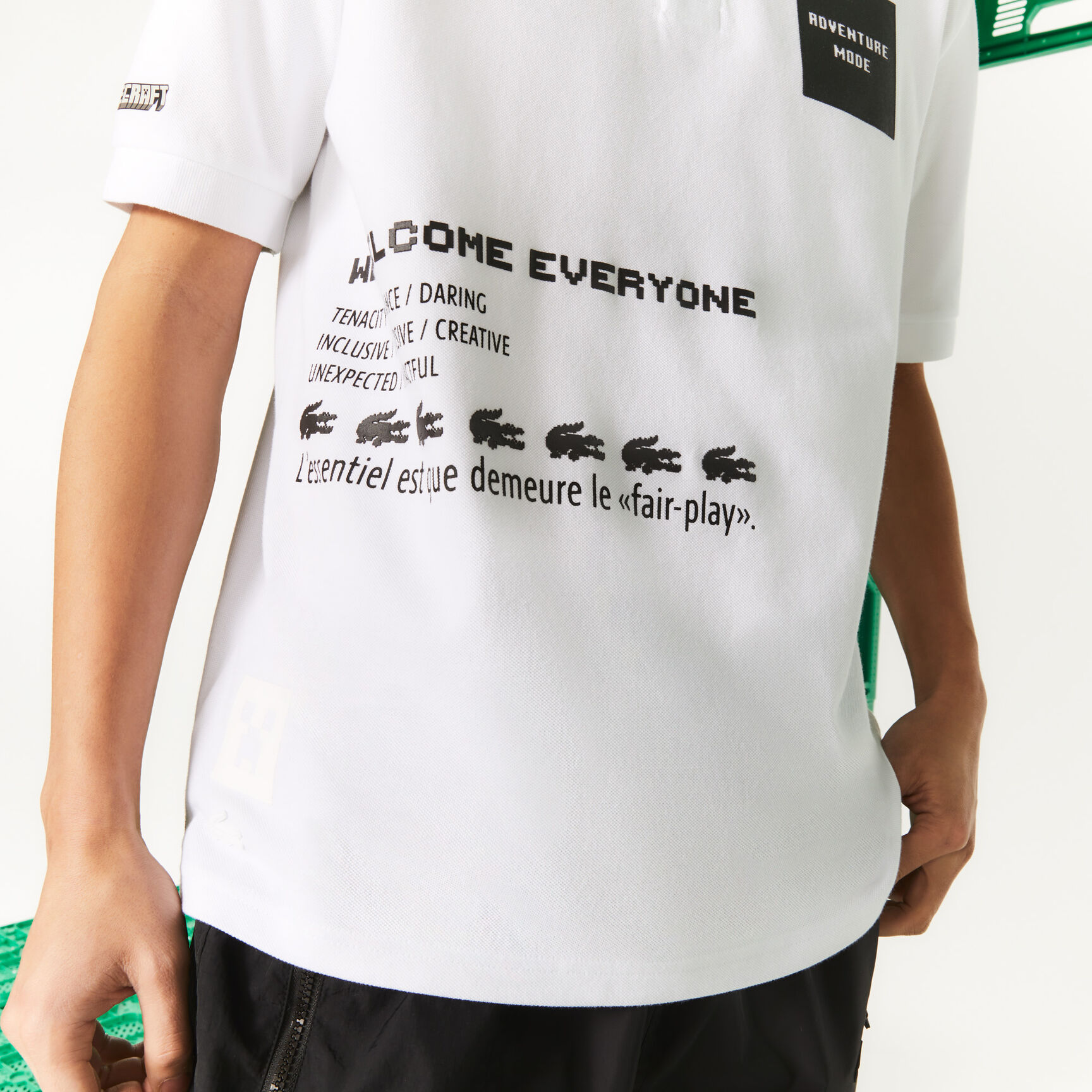 تيشيرت بولو قطن عضوي بقصة فضفاضة للرجال مجموعة Lacoste L!VE x Minecraft