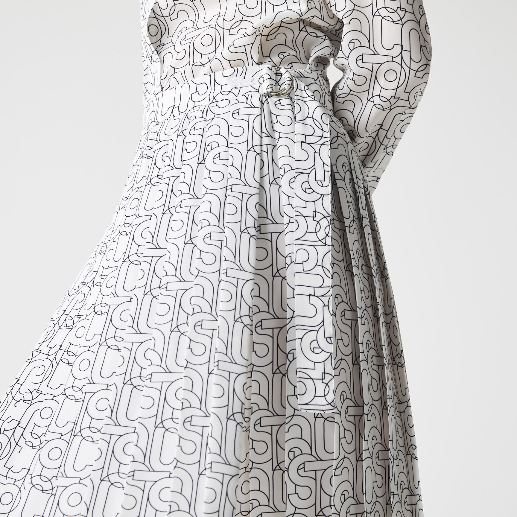 تنورة نسائية متوسطة الطول بطيات منقوشة من Lacoste تنورة نسائية متوسطة الطول بطيات منقوشة من Lacoste