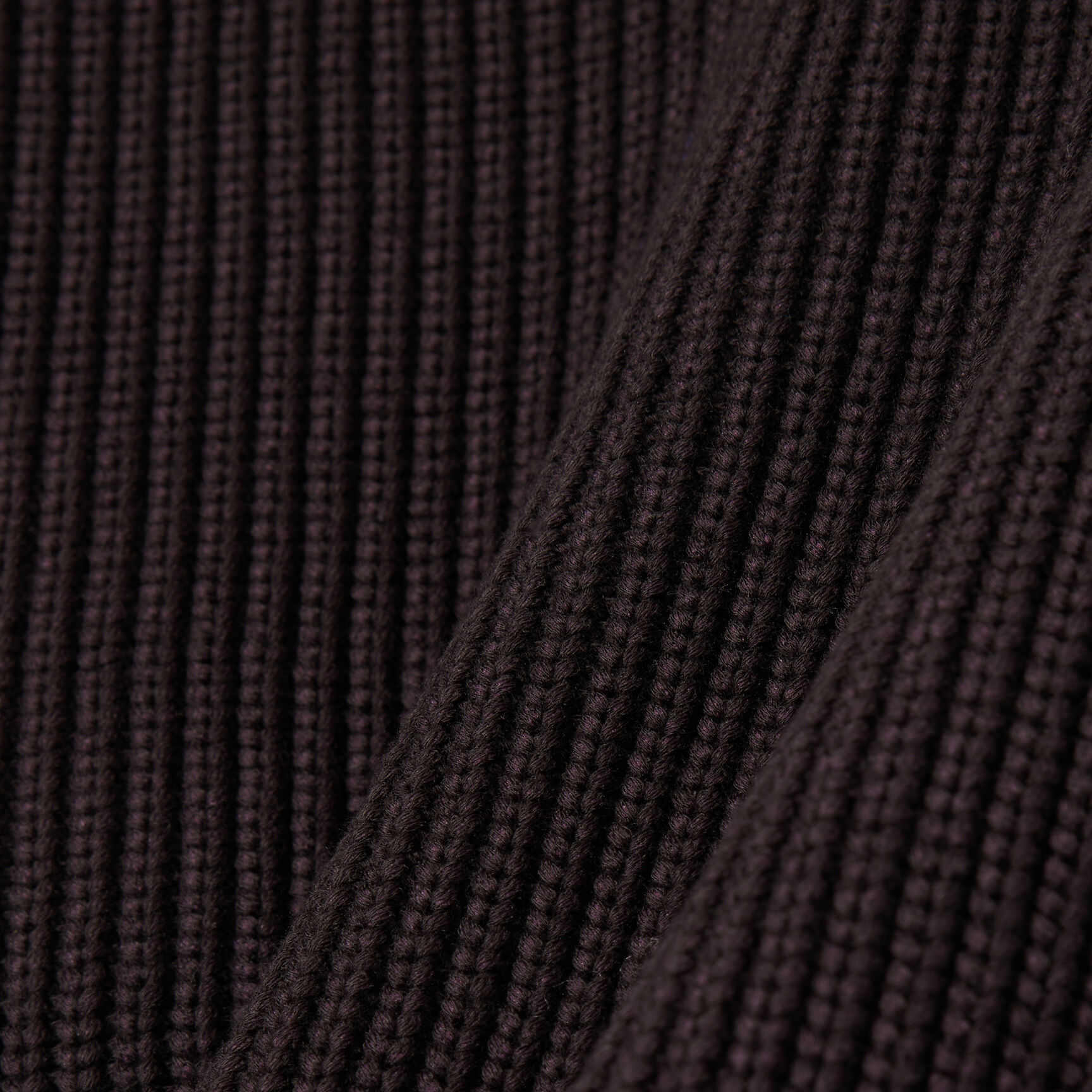 سترة قطنية برقبة دائرية سترة قطنية برقبة دائرية