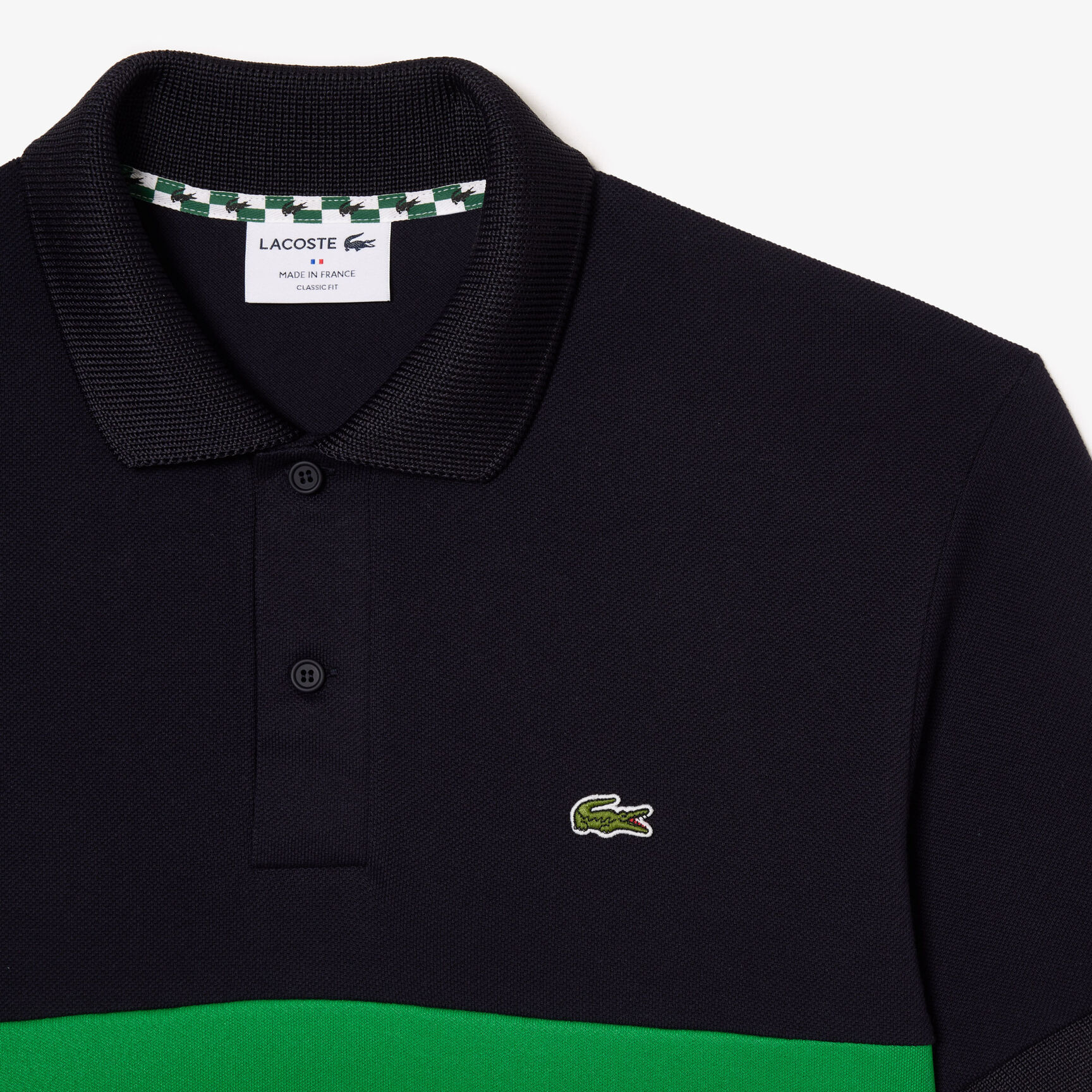 تي شيرت بولو لاكوست بيكيه مطاطي بطبعة مميزة لكلمة Lacoste