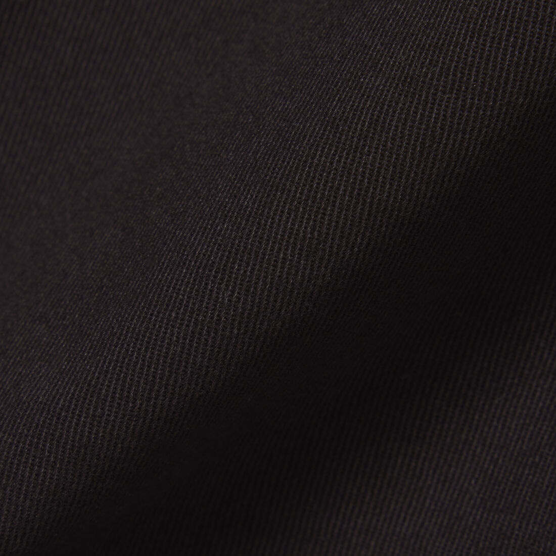 شورت تشينو من قماش التويل المطاطي شورت تشينو من قماش التويل المطاطي