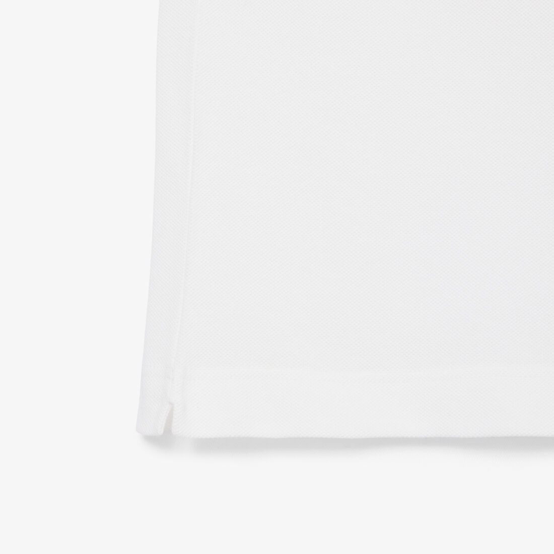 قميص بولو كلاسيكي بقصة ضيقة وياقة متباينة مقاس L.12.12 قميص بولو كلاسيكي بقصة ضيقة وياقة متباينة مقاس L.12.12