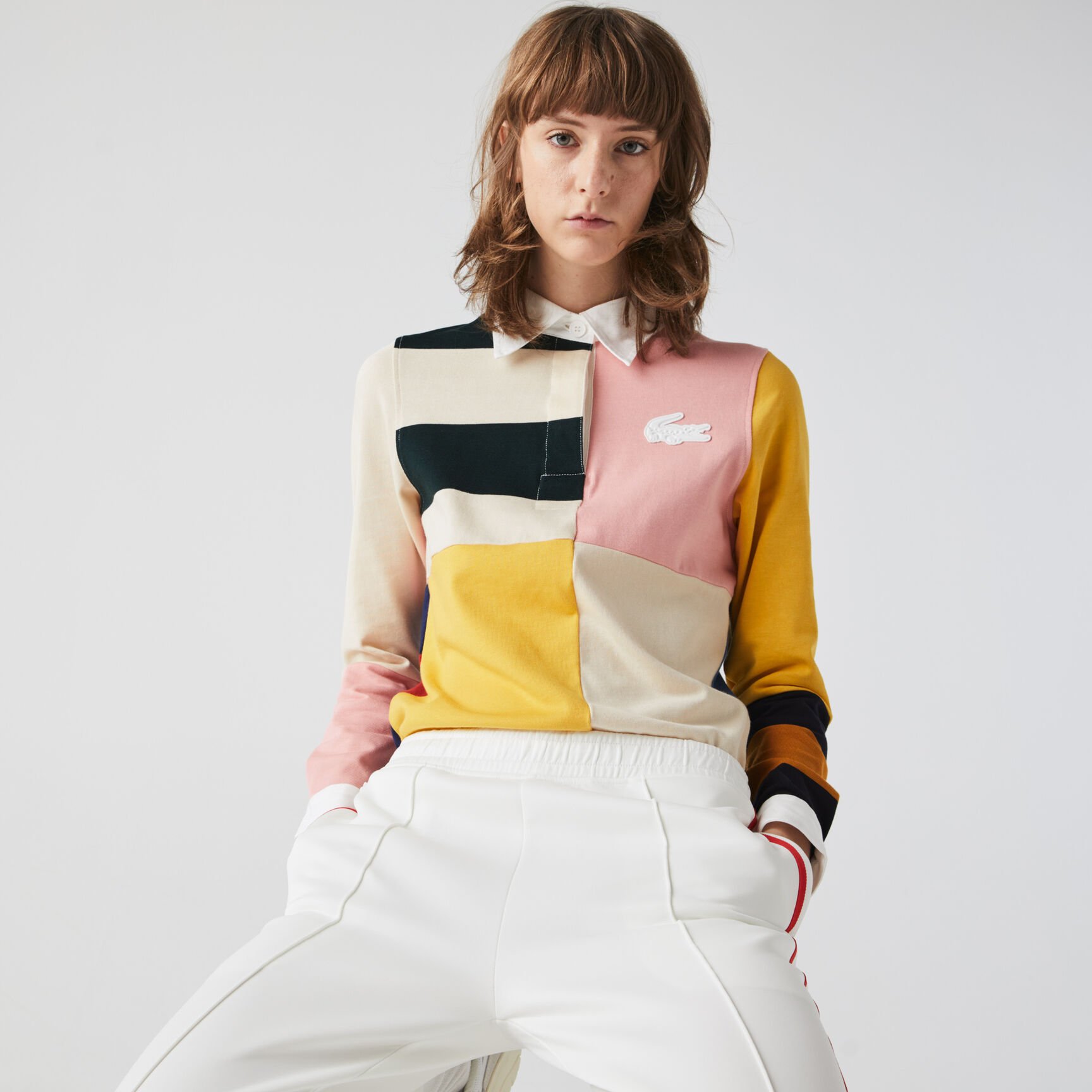 قميص بولو قطني للنساء تصميم الرجبي بكتل لونية مجموعة Lacoste LIVE قميص بولو قطني للنساء تصميم الرجبي بكتل لونية مجموعة Lacoste LIVE