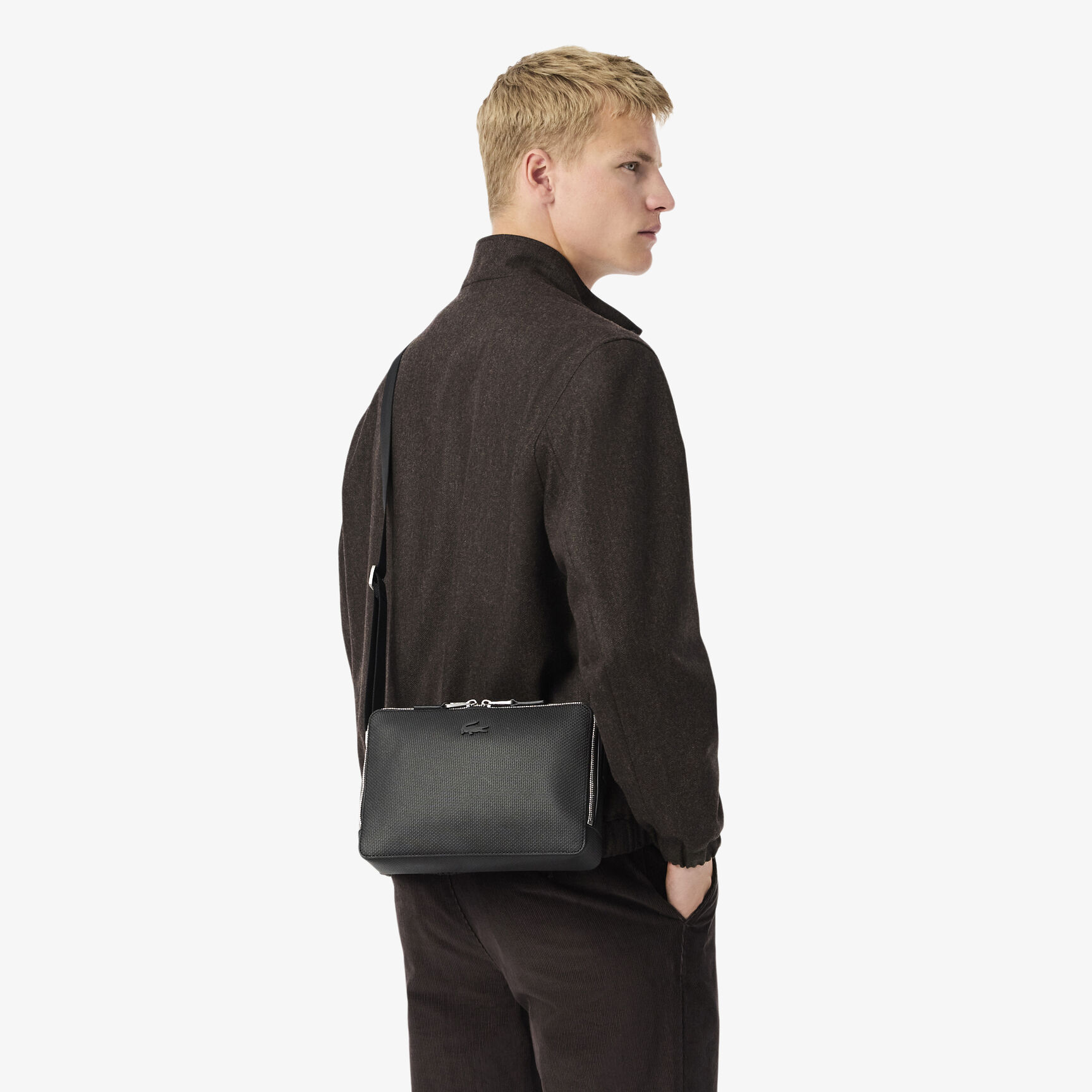 حقيبة كروس شانتاكو من الجلد غير اللامع بسحاب للجنسين