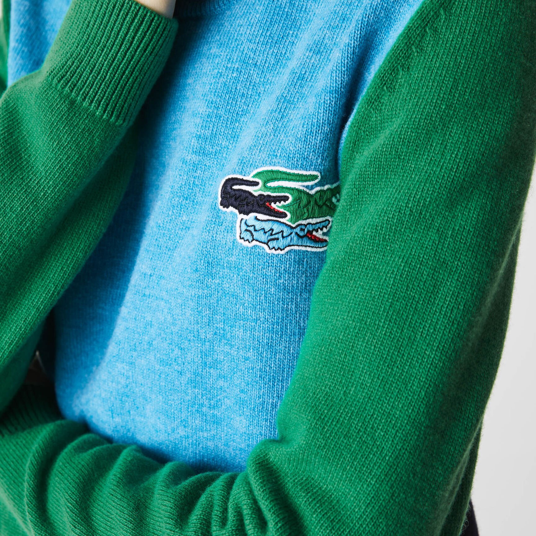 Women’s Crew Neck Crocodiles Badge Colorblock Wool Sweater Women’s Crew Neck Crocodiles Badge Colorblock Wool Sweater