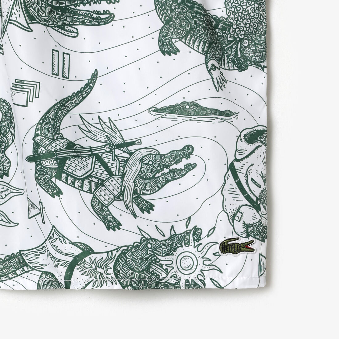 شورت سباحة مطبوع للرجال مجموعة Lacoste x Netflix شورت سباحة مطبوع للرجال مجموعة Lacoste x Netflix