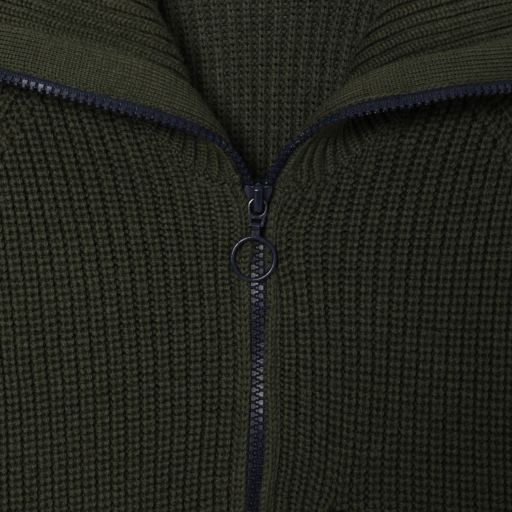 سترة لاكوست مقسمة بألوان بسحّاب على الرقبة للنساء