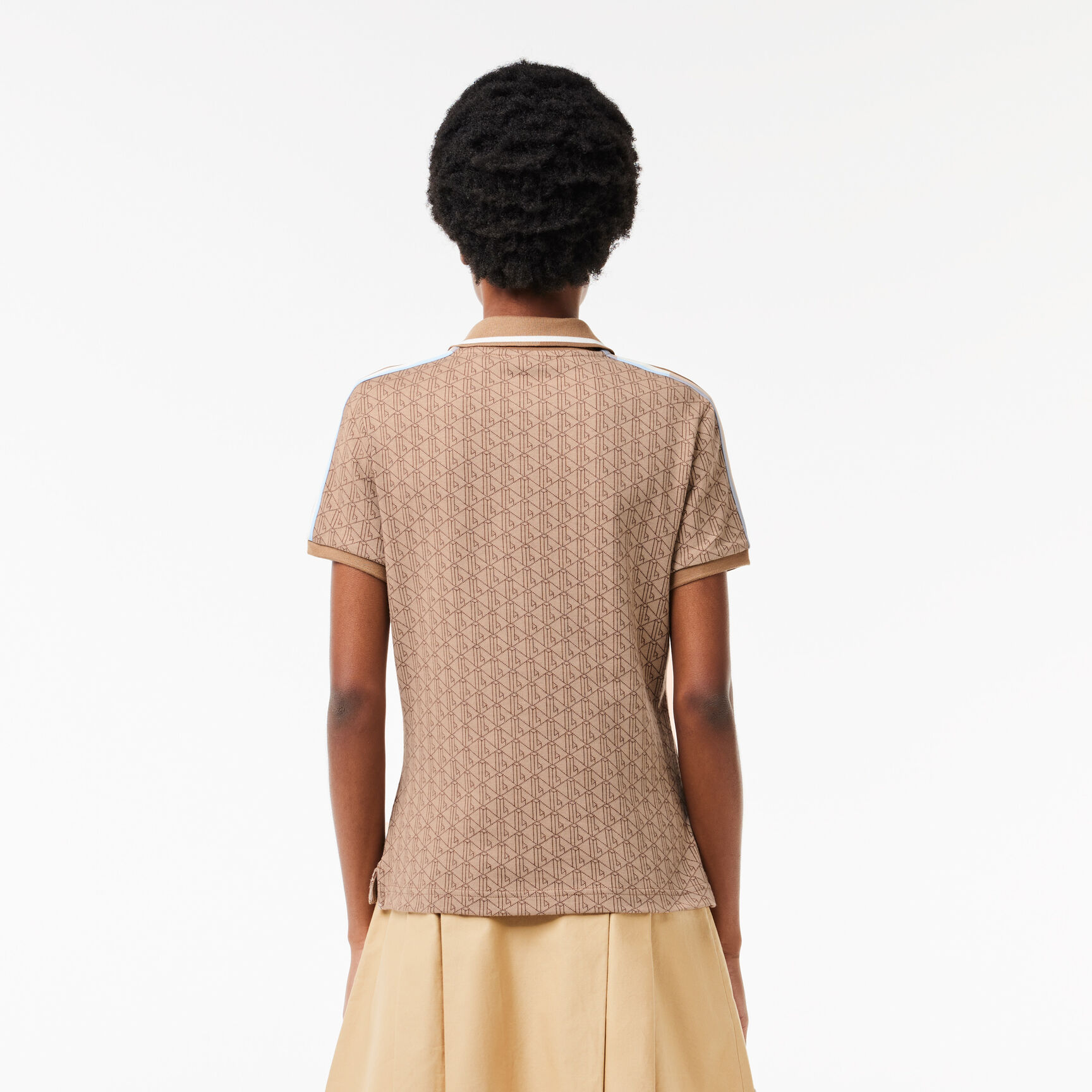 تي شيرت بولو لاكوست قطن طري بقصّة ضيقة للنساء تي شيرت بولو لاكوست قطن طري بقصّة ضيقة للنساء