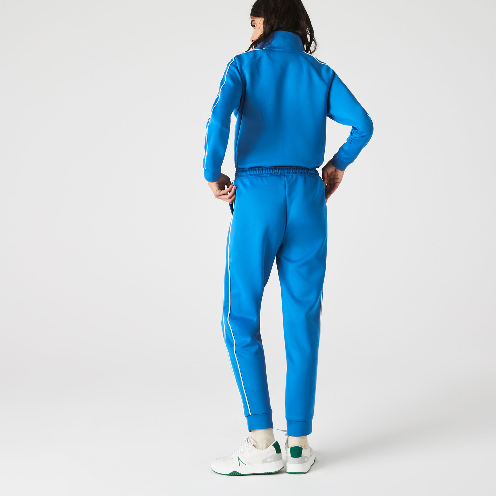 بنطلون الجري النسائي ذو الثنيات المتباينة بنطلون الجري النسائي ذو الثنيات المتباينة