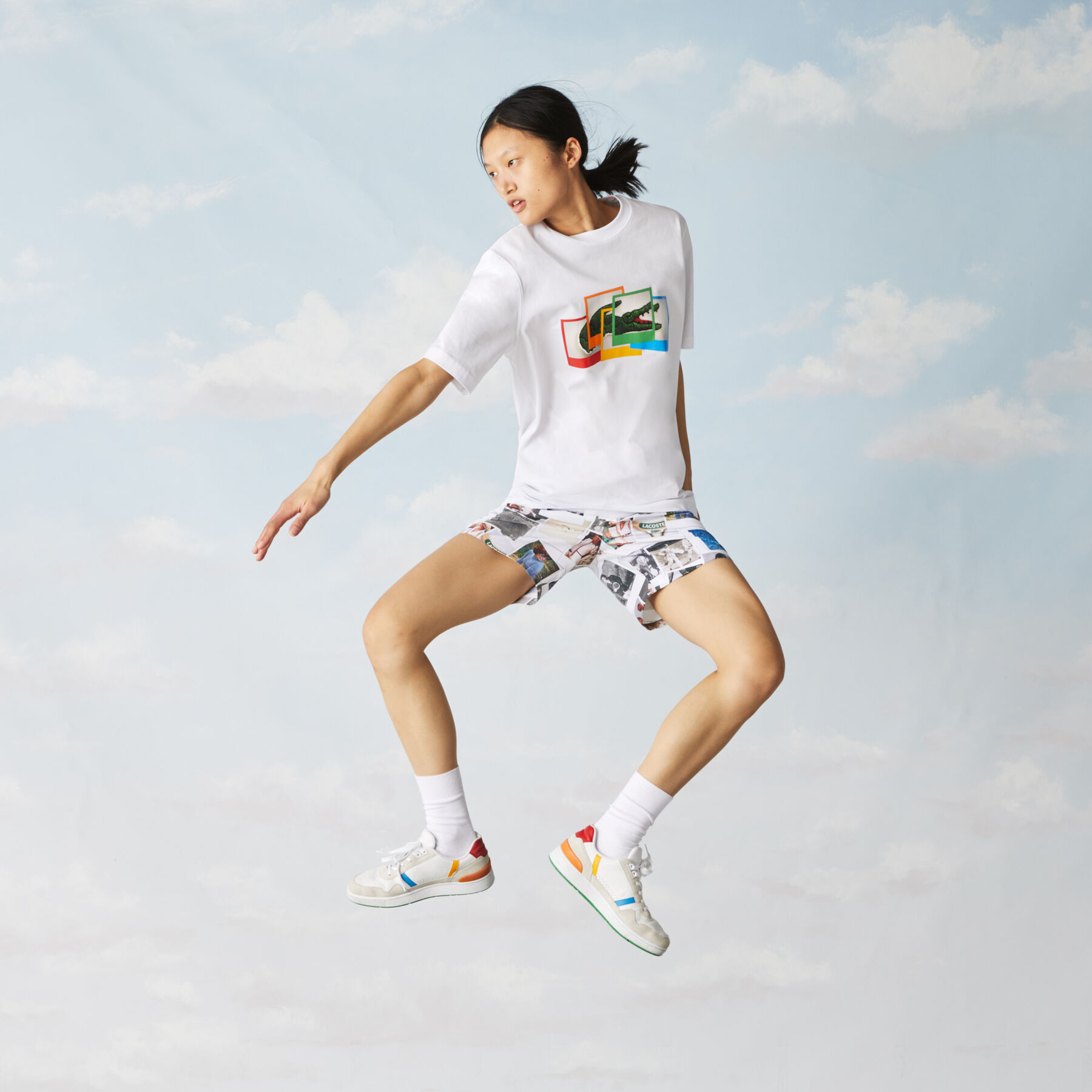 تي شيرت قطني للجنسين قصة فضفاضة من مجموعة Lacoste LIVE و Polaroid لاكوست تي شيرت قطني للجنسين قصة فضفاضة من مجموعة lacoste live و polaroid