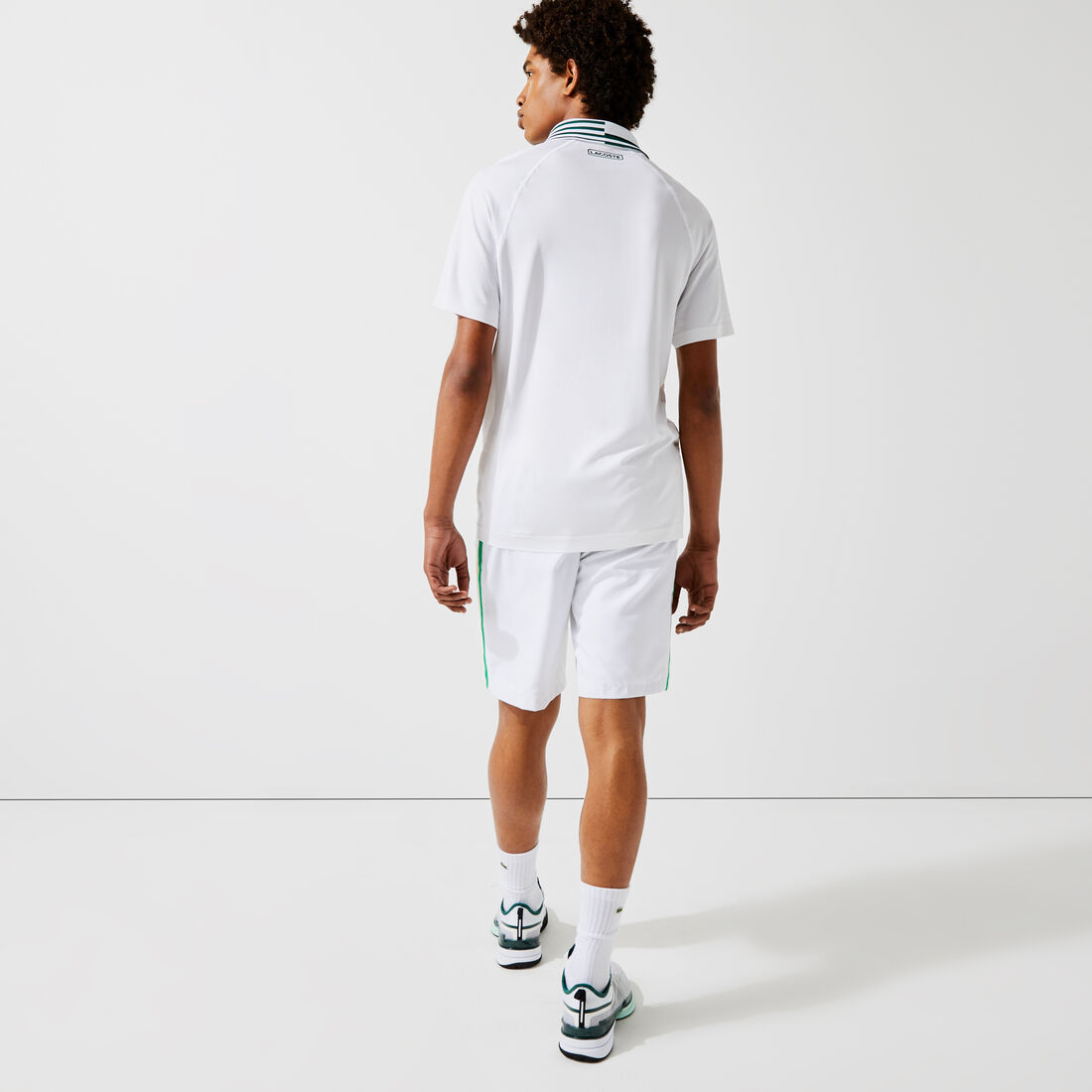 بولو Lacoste SPORT للرجال بقصّة عادية وسهل التهوية بولو Lacoste SPORT للرجال بقصّة عادية وسهل التهوية