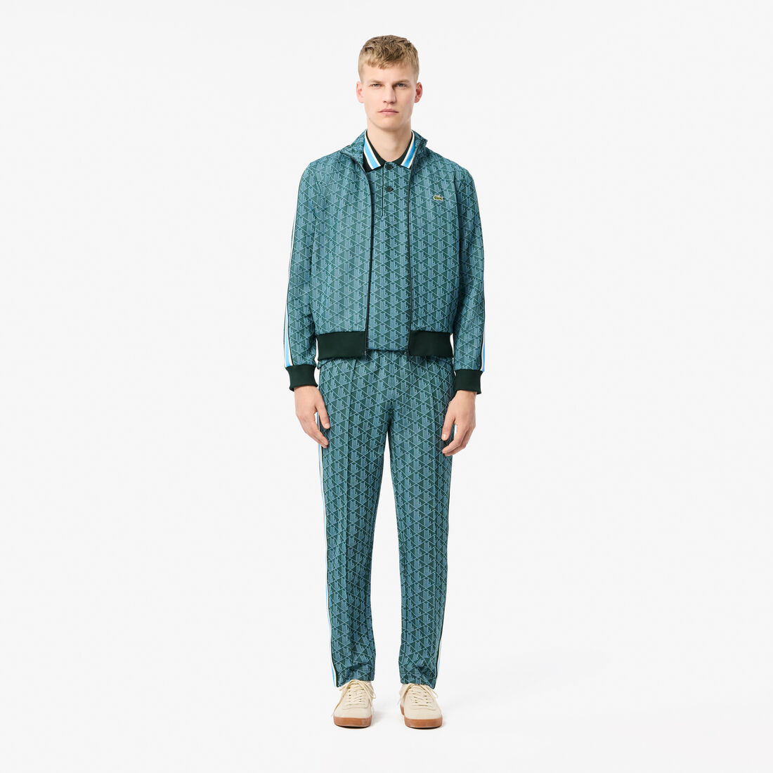 قميص بولو كلاسيكي بقصّة كلاسيكية من قماش الجاكار أحادي اللون قميص بولو كلاسيكي بقصّة كلاسيكية من قماش الجاكار أحادي اللون