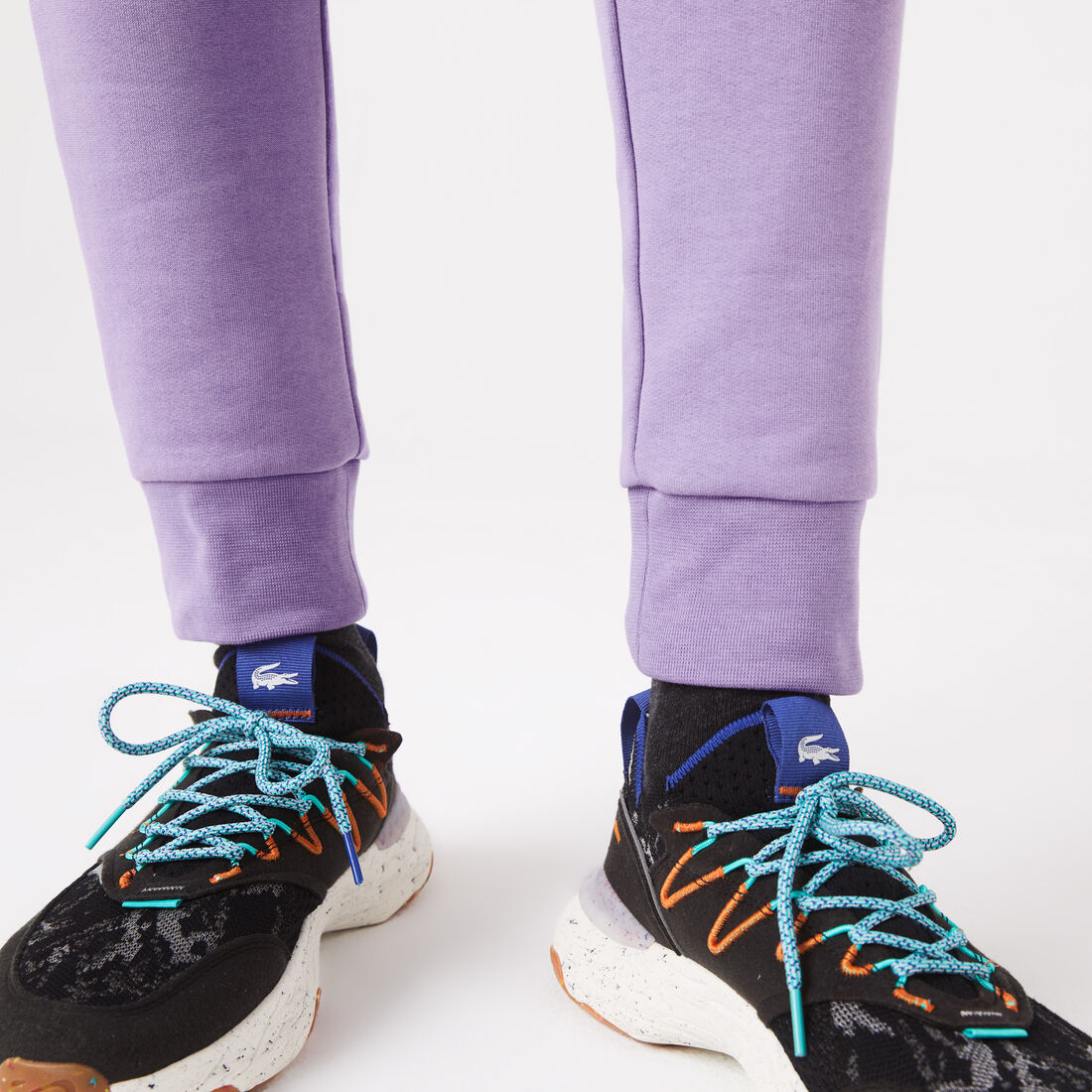 بنطال رياضي بقصة ضيقة بنطال رياضي بقصة ضيقة