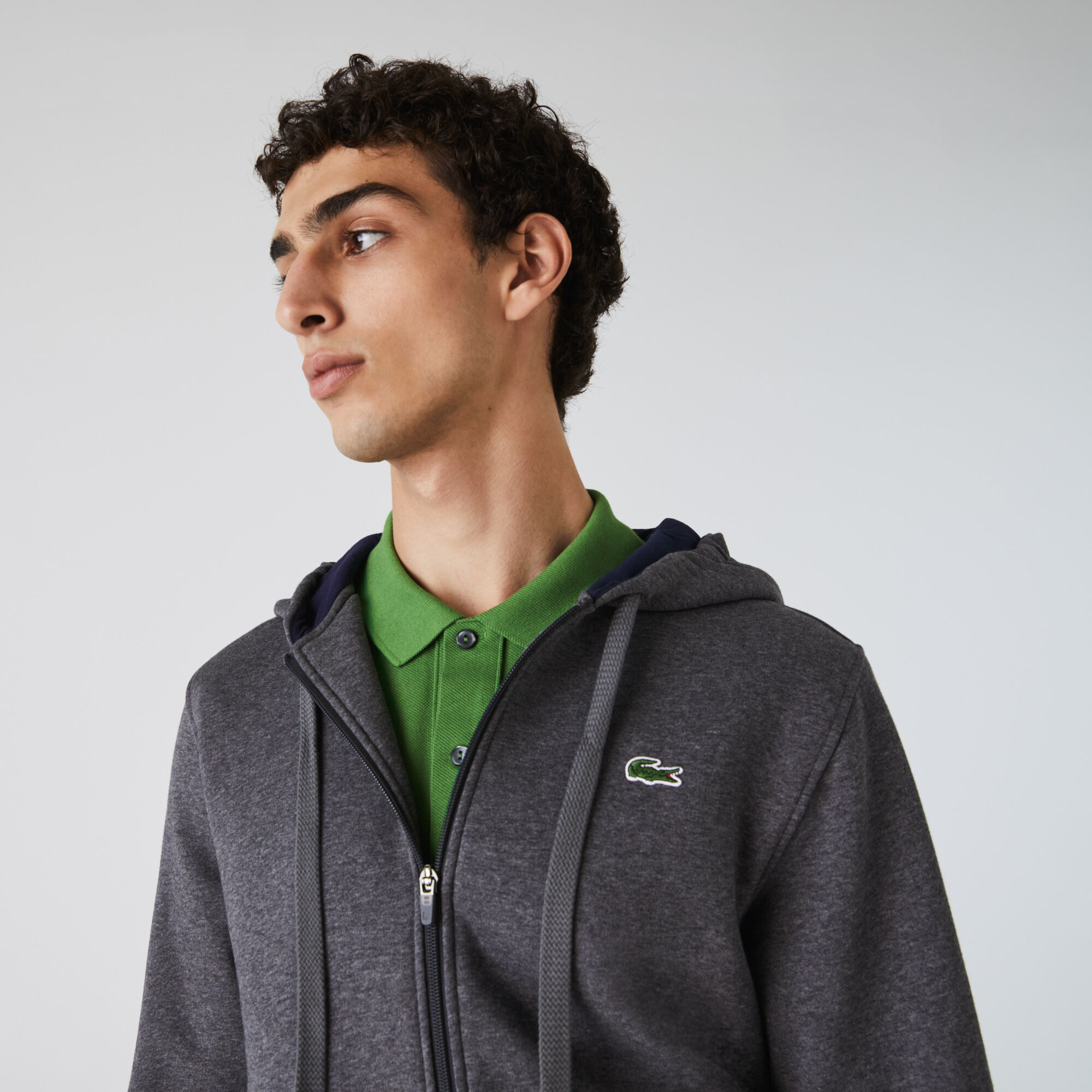 قميص ثقيل من الصوف مزود بغطاء للرأس بسحاب للرجال لرياضة التنس من مجموعة Lacoste SPORT قميص ثقيل من الصوف مزود بغطاء للرأس بسحاب للرجال لرياضة التنس من مجموعة Lacoste SPORT