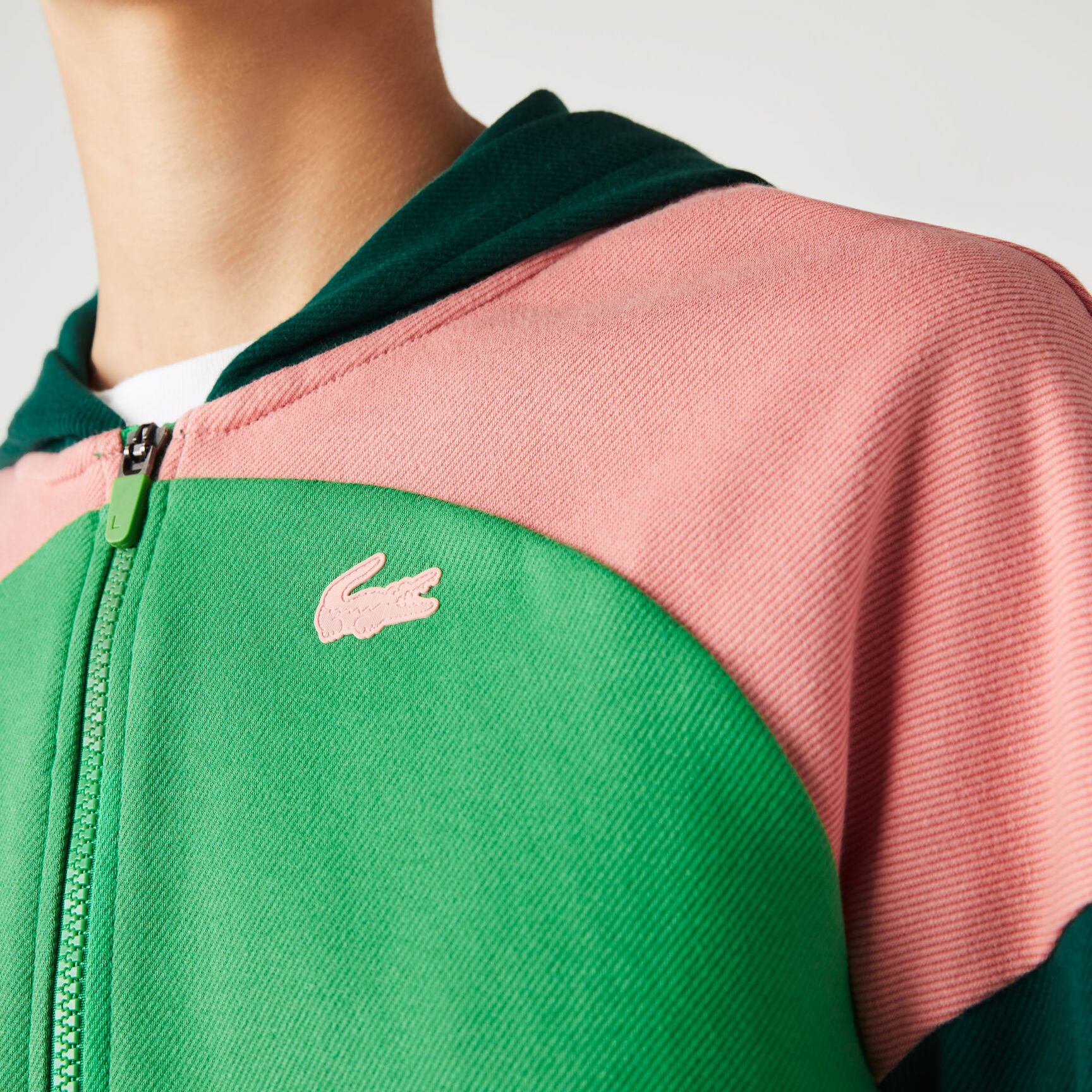 سويت شيرت نسائي من القطن العضوي بسحاب من مجموعة Lacoste SPORT