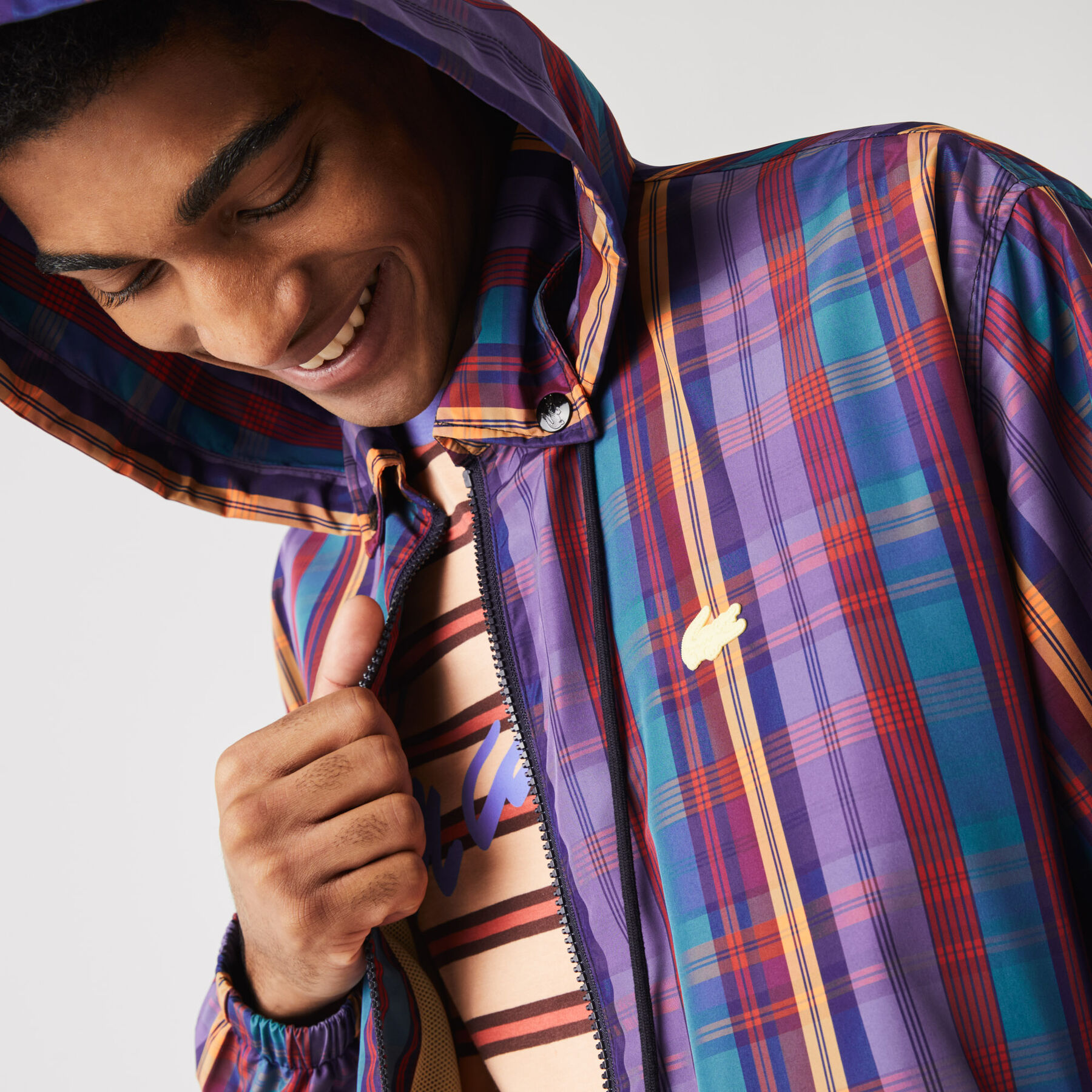 سترة واقية من الرياح كاروهات بسحاب للجنسين مجموعة Lacoste LIVE لاكوست سترة واقية من الرياح كاروهات بسحاب للجنسين مجموعة lacoste live