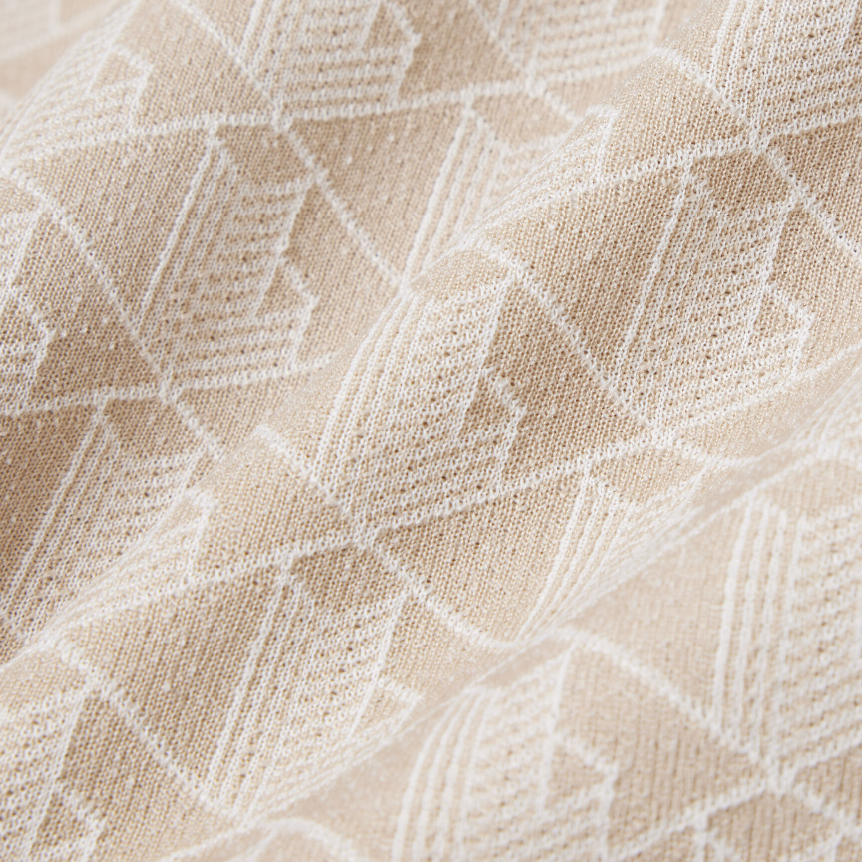 تنورة بجاكار المونوغرام