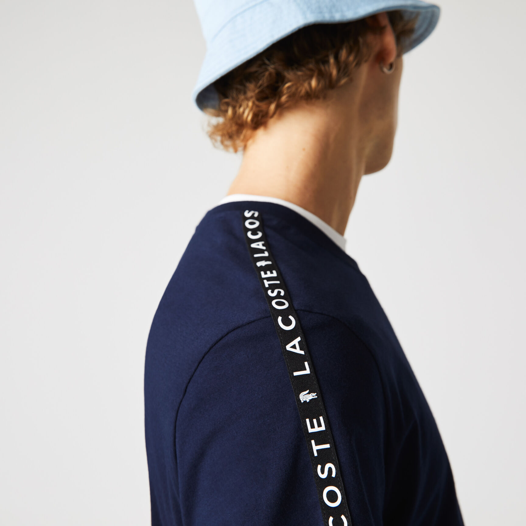 تيشيرت رجالي قطني مخطط برقبة دائرية وطبعة رقبة دائرية تيشيرت رجالي قطني مخطط برقبة دائرية وطبعة رقبة دائرية