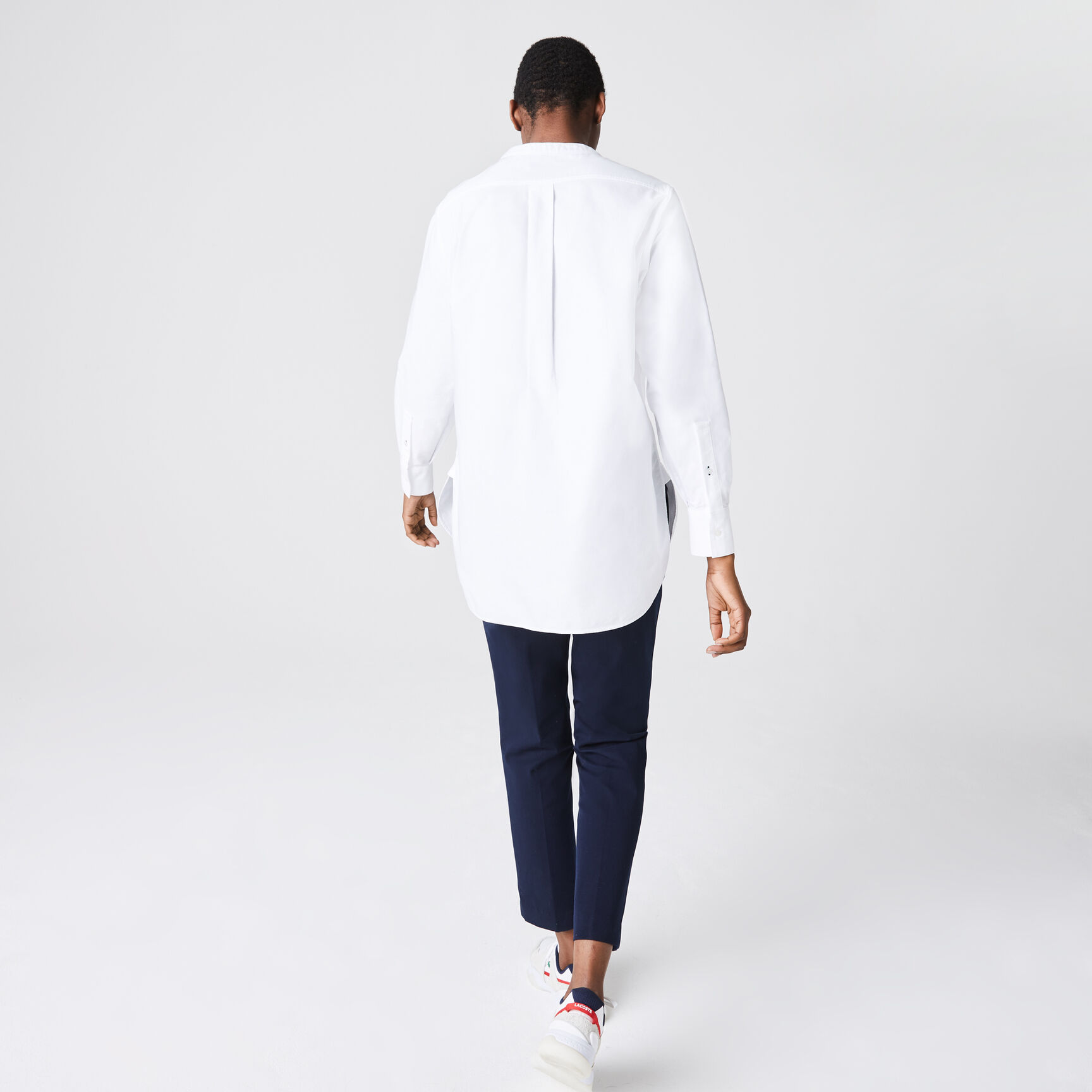 قميص قطن أكسفورد للنساء بقصة عادية وياقة ماندرين