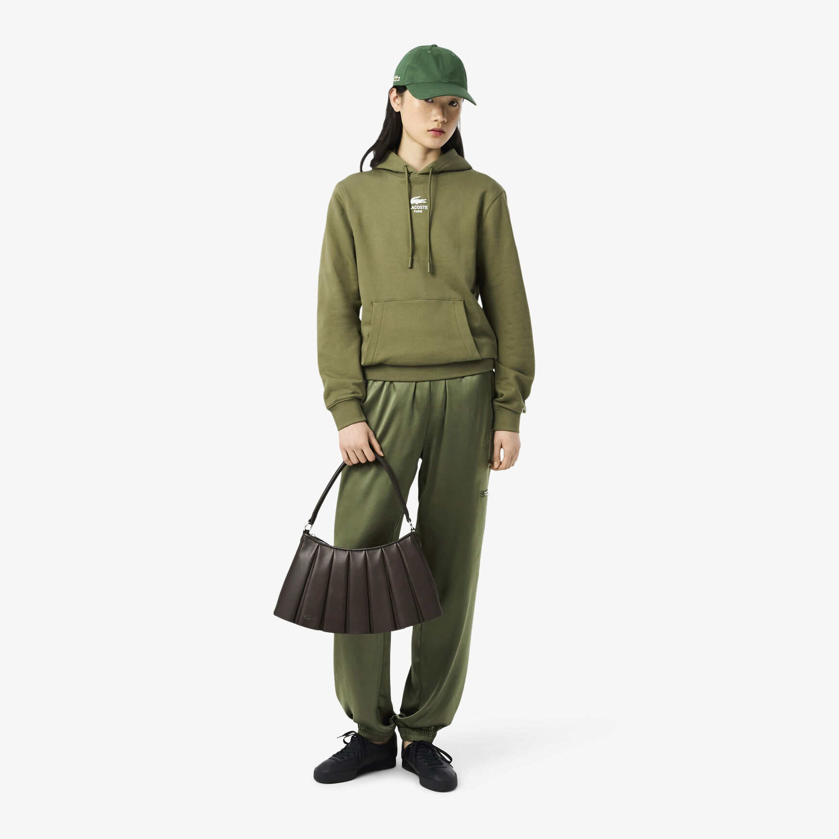 قبعة قطنية مائلة قبعة قطنية مائلة