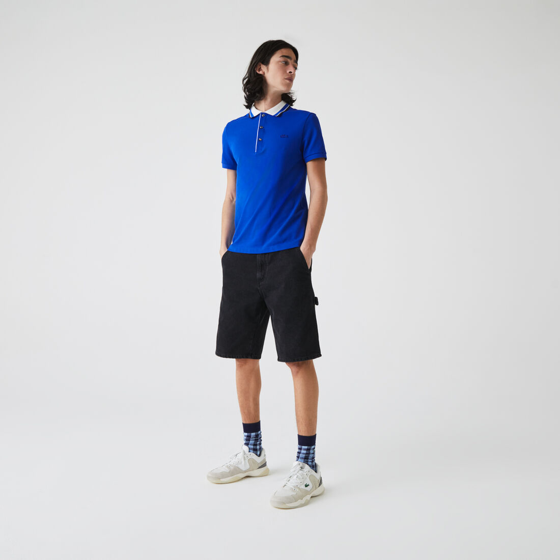 قميص بولو من بيكيه القطن للرجال بياقة مقلمة وقصة ضيقة قميص بولو من بيكيه القطن للرجال بياقة مقلمة وقصة ضيقة