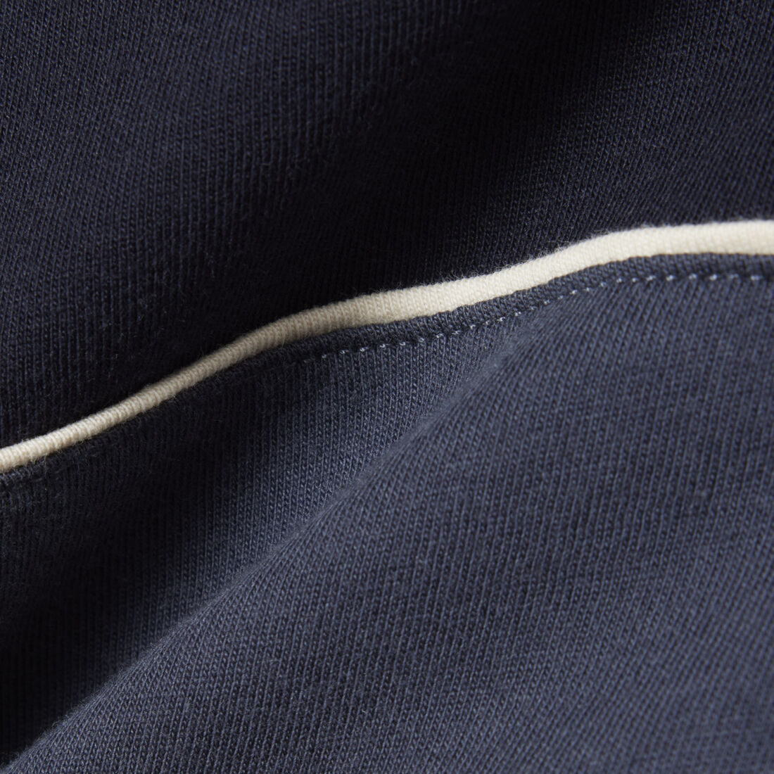 تيشيرت قطني بألوان متداخلة تيشيرت قطني بألوان متداخلة