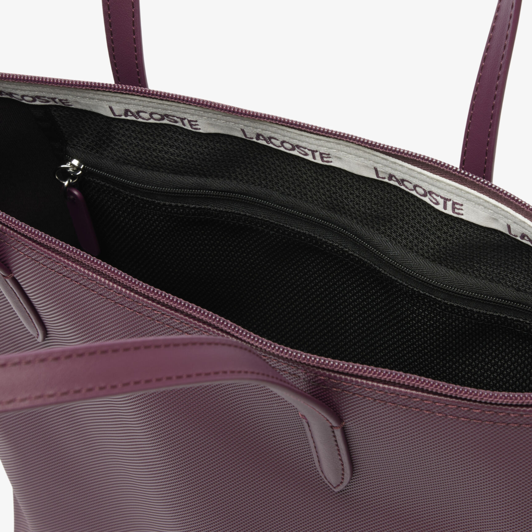 حقيبة يد صغيرة من مجموعة L.12.12 كونسبت حقيبة يد صغيرة من مجموعة L.12.12 كونسبت