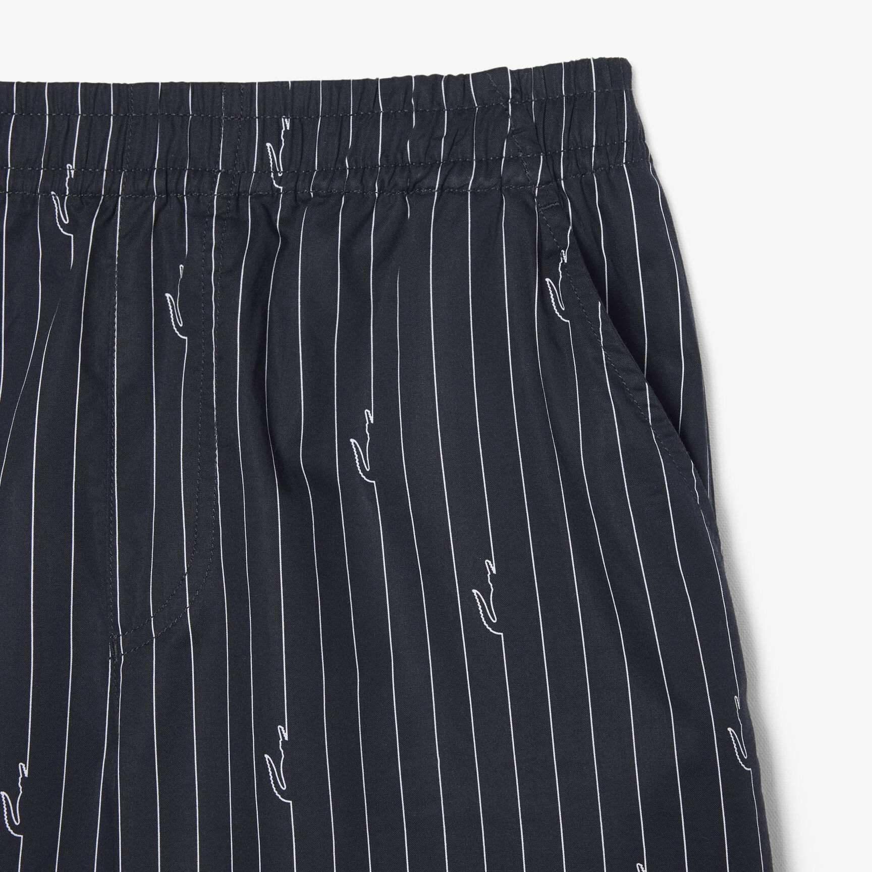 شورت قطني بخطوط مطبوعة بتمساح