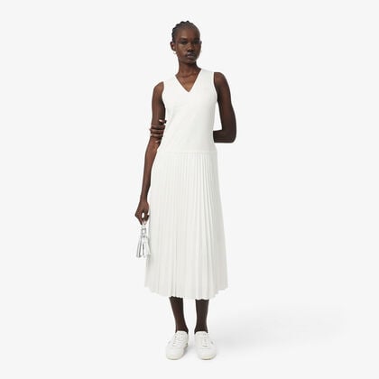 Long Sleeveless Pleated Dress