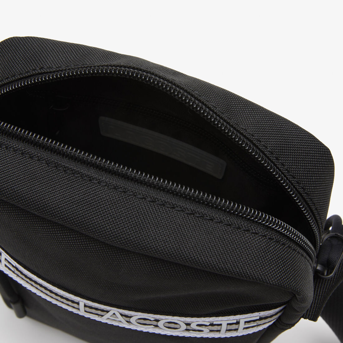 حقيبة مسنجر بتصميم رأسي ألياف معاد تدويرها للرجال مجموعة Lacoste Neocroc حقيبة مسنجر بتصميم رأسي ألياف معاد تدويرها للرجال مجموعة Lacoste Neocroc