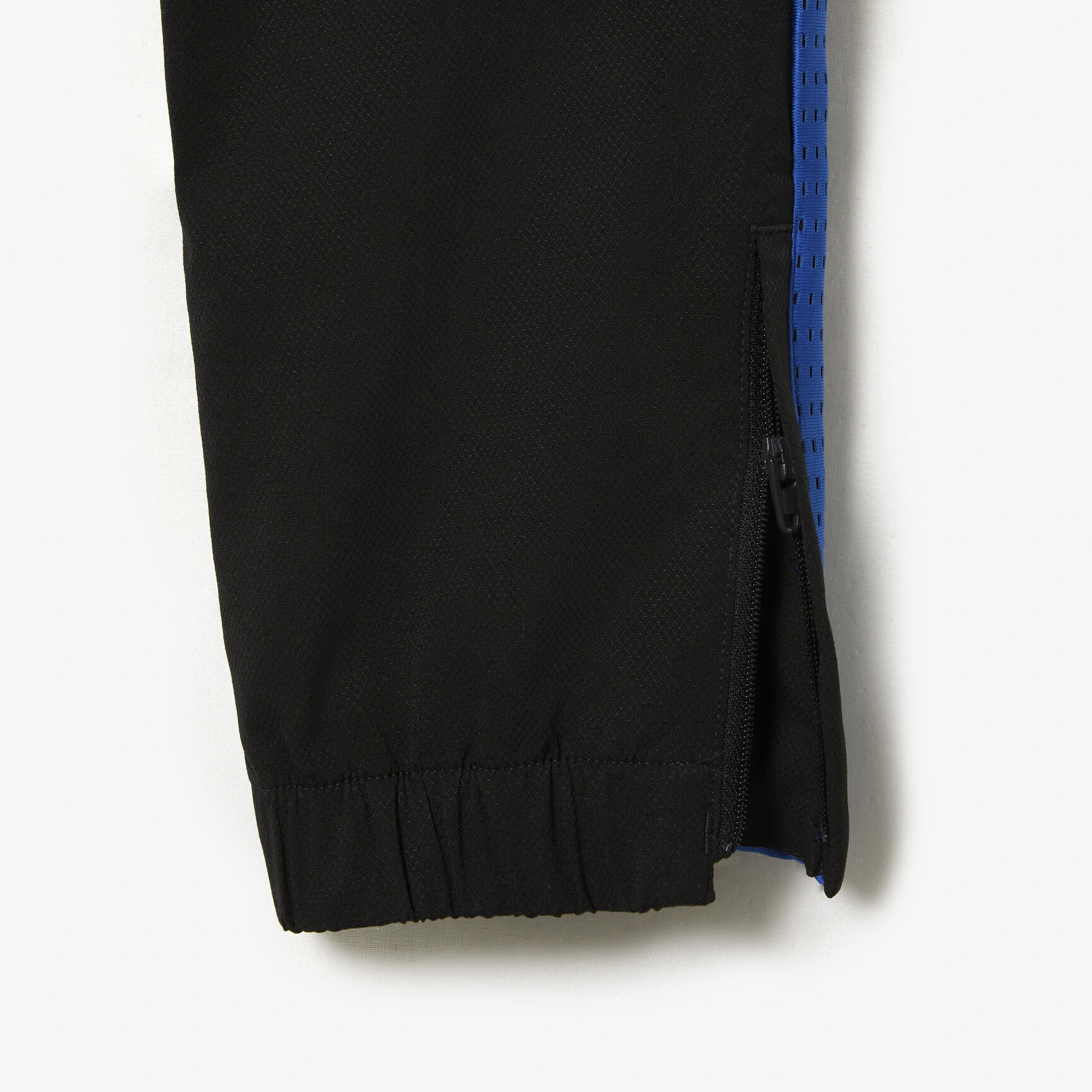 طقم بنطال رياضي مقسم بألوان مجموعة Lacoste Tennis للأولاد طقم بنطال رياضي مقسم بألوان مجموعة Lacoste Tennis للأولاد