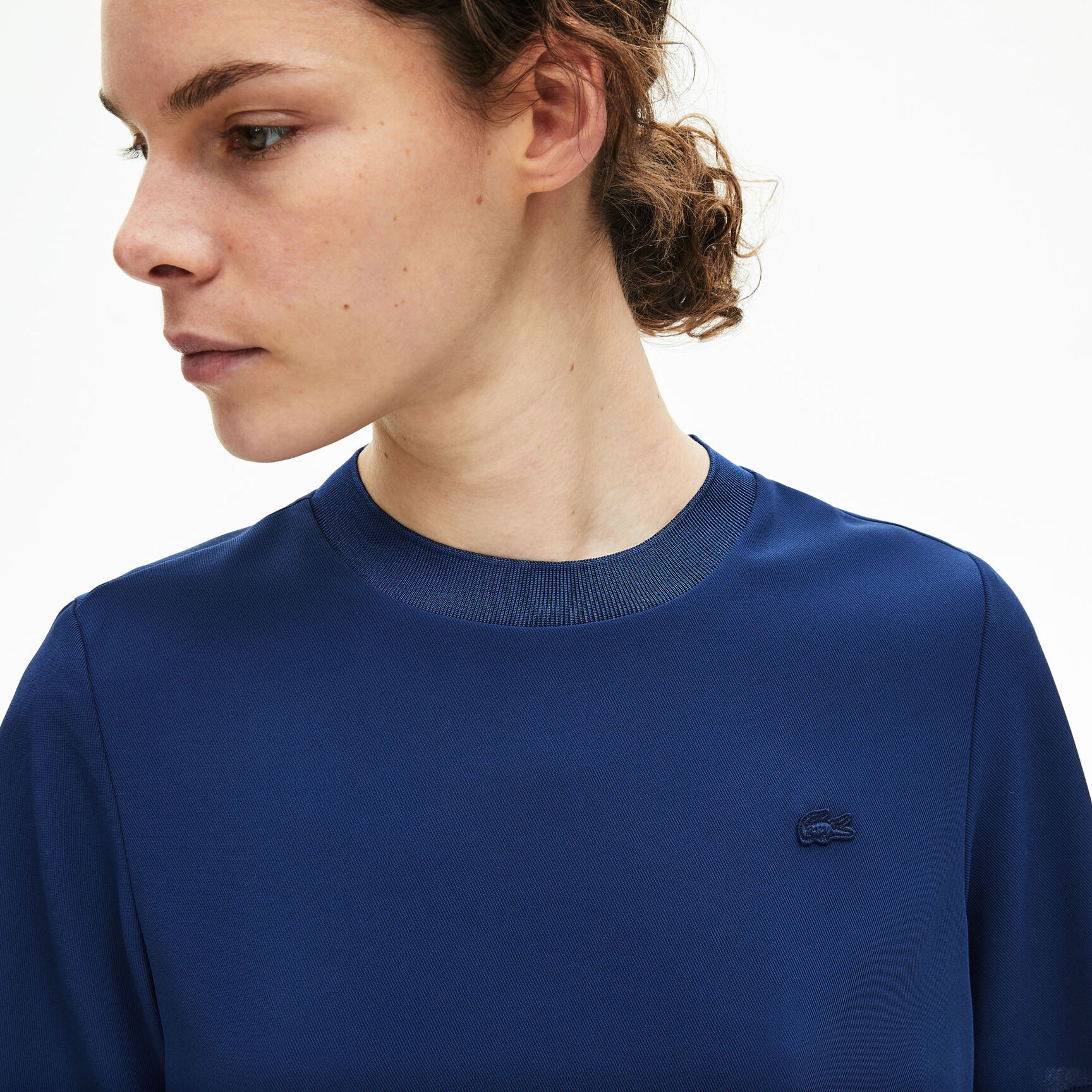 قميص تي شيرت للسيدات من التويل قميص تي شيرت للسيدات من التويل