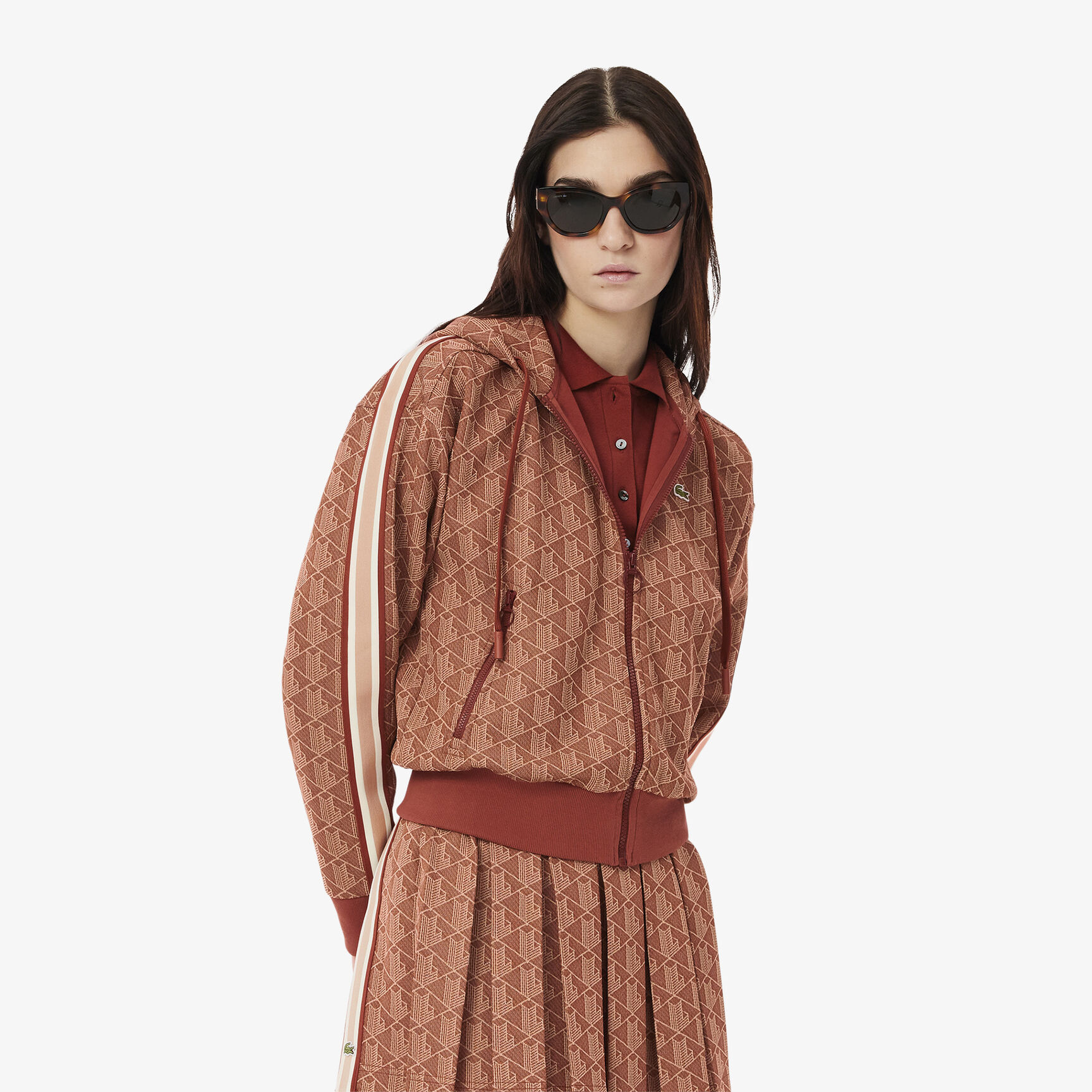 هودي جاكار مونوغرام