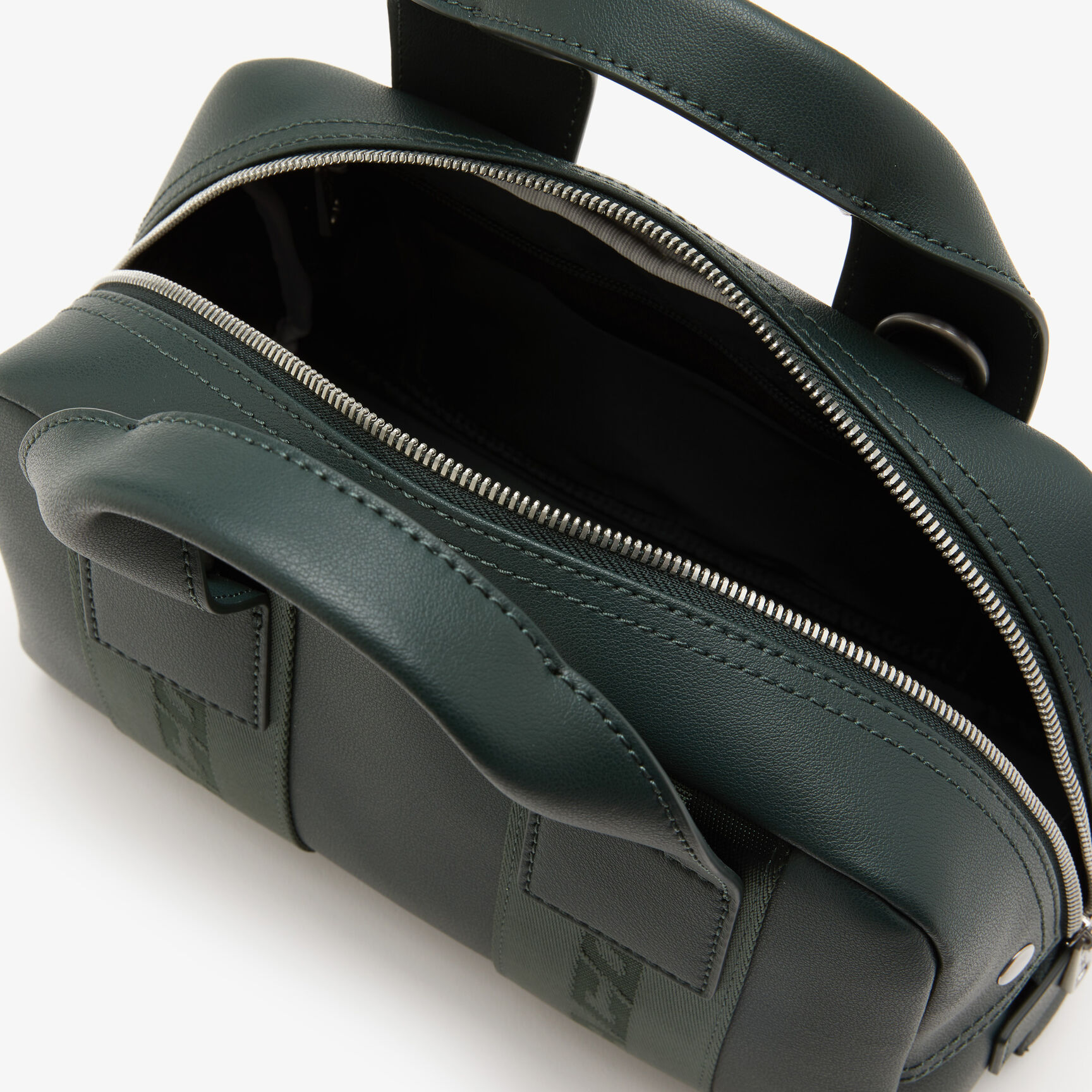 حقيبة لاكوست رياضية بنقشات بلون مغاير للجنسين حقيبة لاكوست رياضية بنقشات بلون مغاير للجنسين